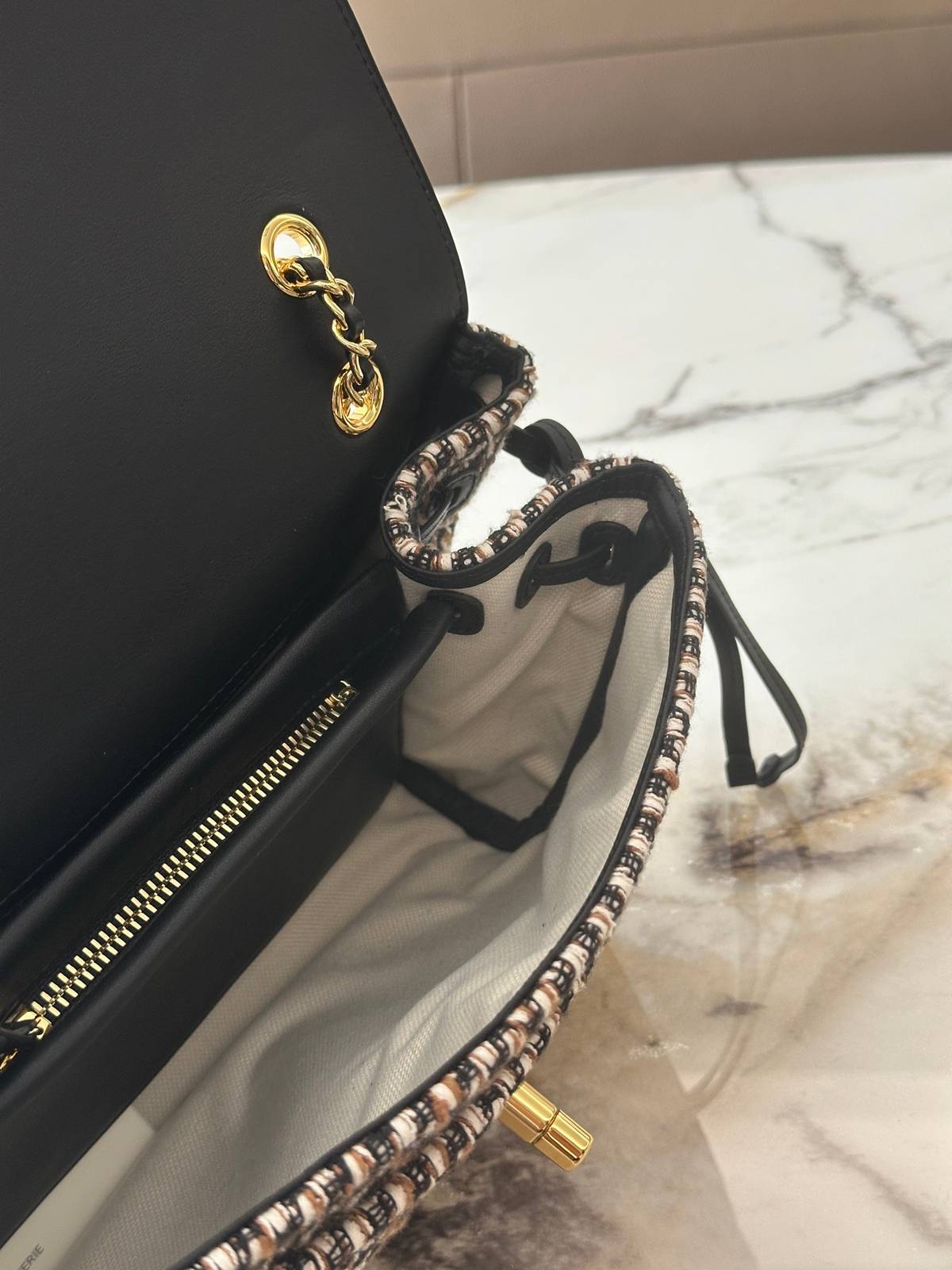 シャネル CHANEL マトラッセ チェーンショルダーバッグ キャビアスキン ゴールド金具 レディース ブラック ベージ - 画像 4