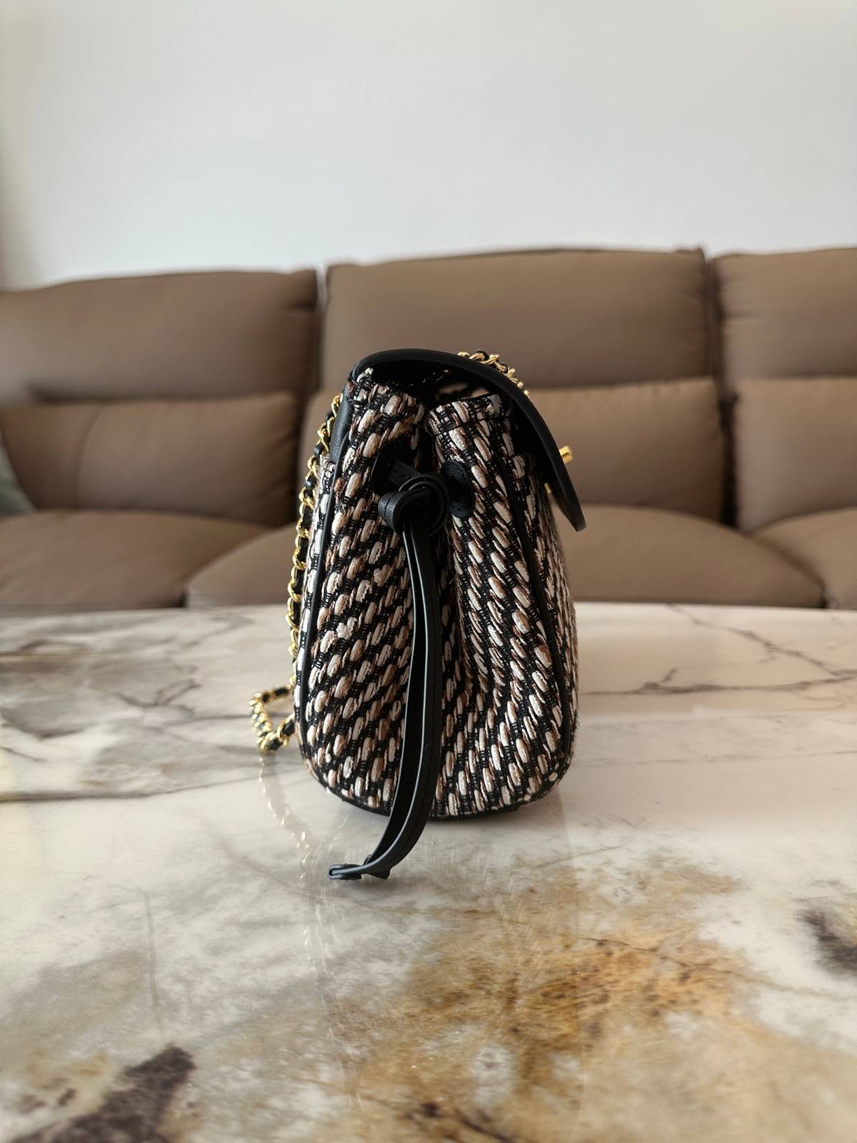 シャネル CHANEL マトラッセ チェーンショルダーバッグ キャビアスキン ゴールド金具 レディース ブラック ベージ - 画像 9
