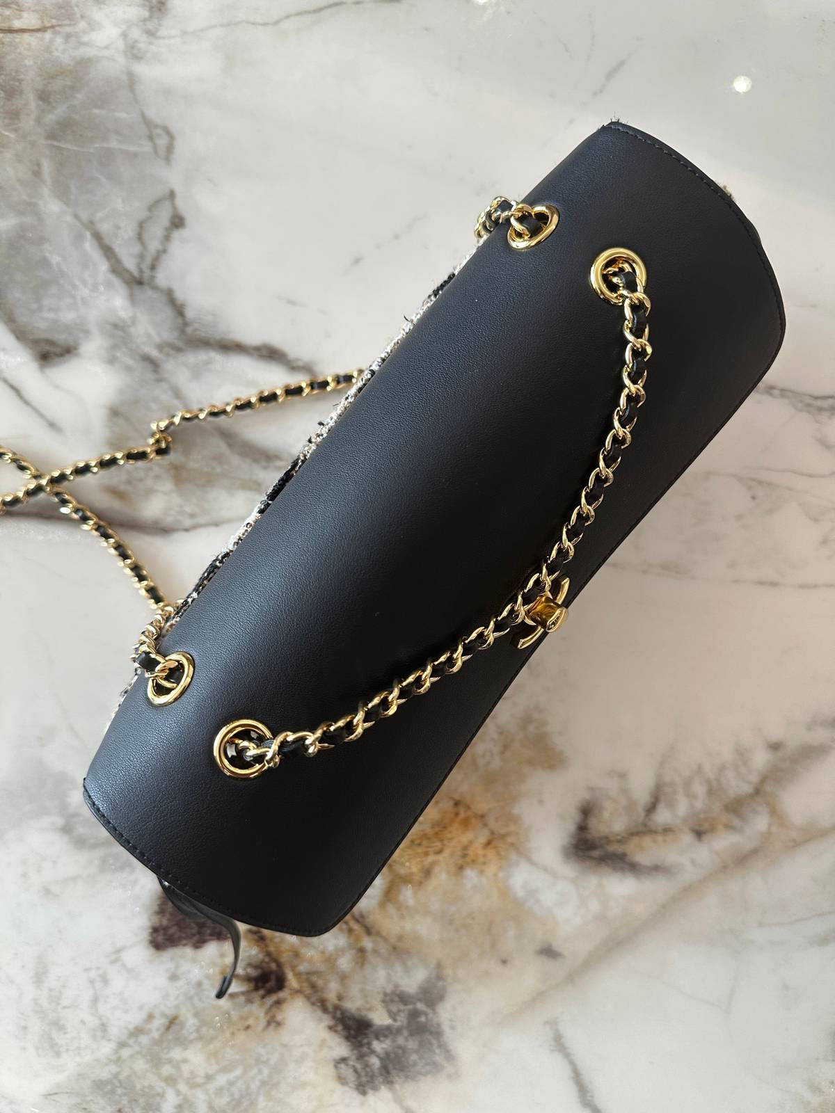 シャネル CHANEL マトラッセ チェーンショルダーバッグ キャビアスキン ゴールド金具 レディース ブラック ベージ - 画像 14