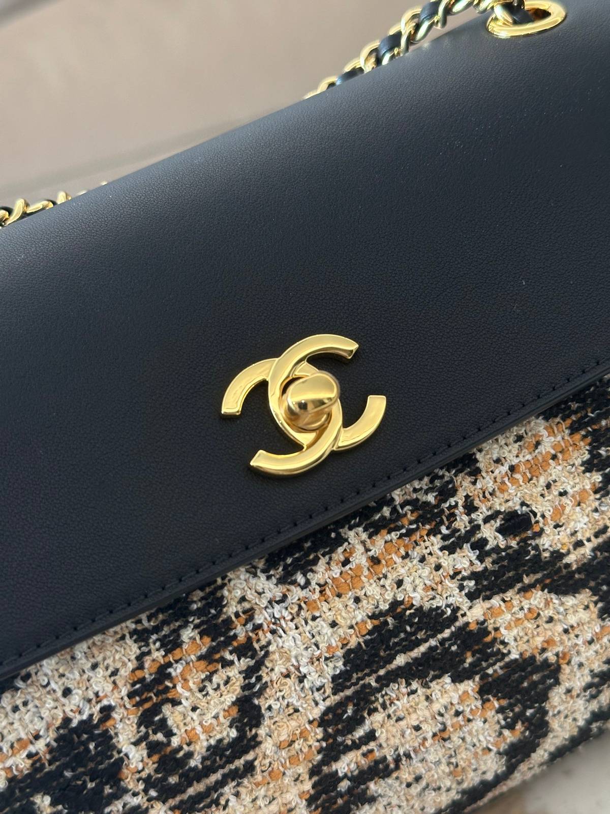 シャネル CHANEL マトラッセ チェーンショルダーバッグ キャビアスキン ゴールド金具 レディース ブラック ベージ - 画像 15