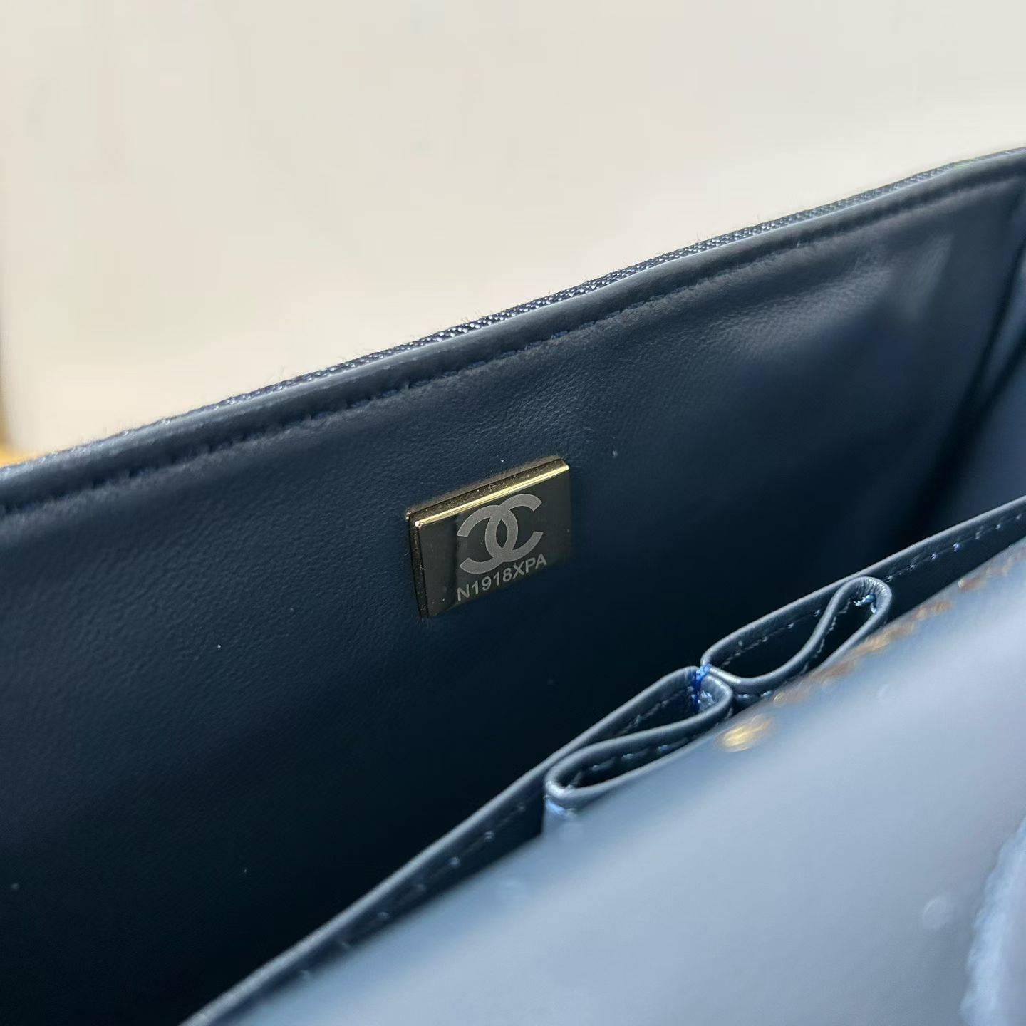 シャネル CHANEL マトラッセ チェーンショルダーバッグ キャビアスキン ゴールド金具 ホワイト レディース - 画像 3