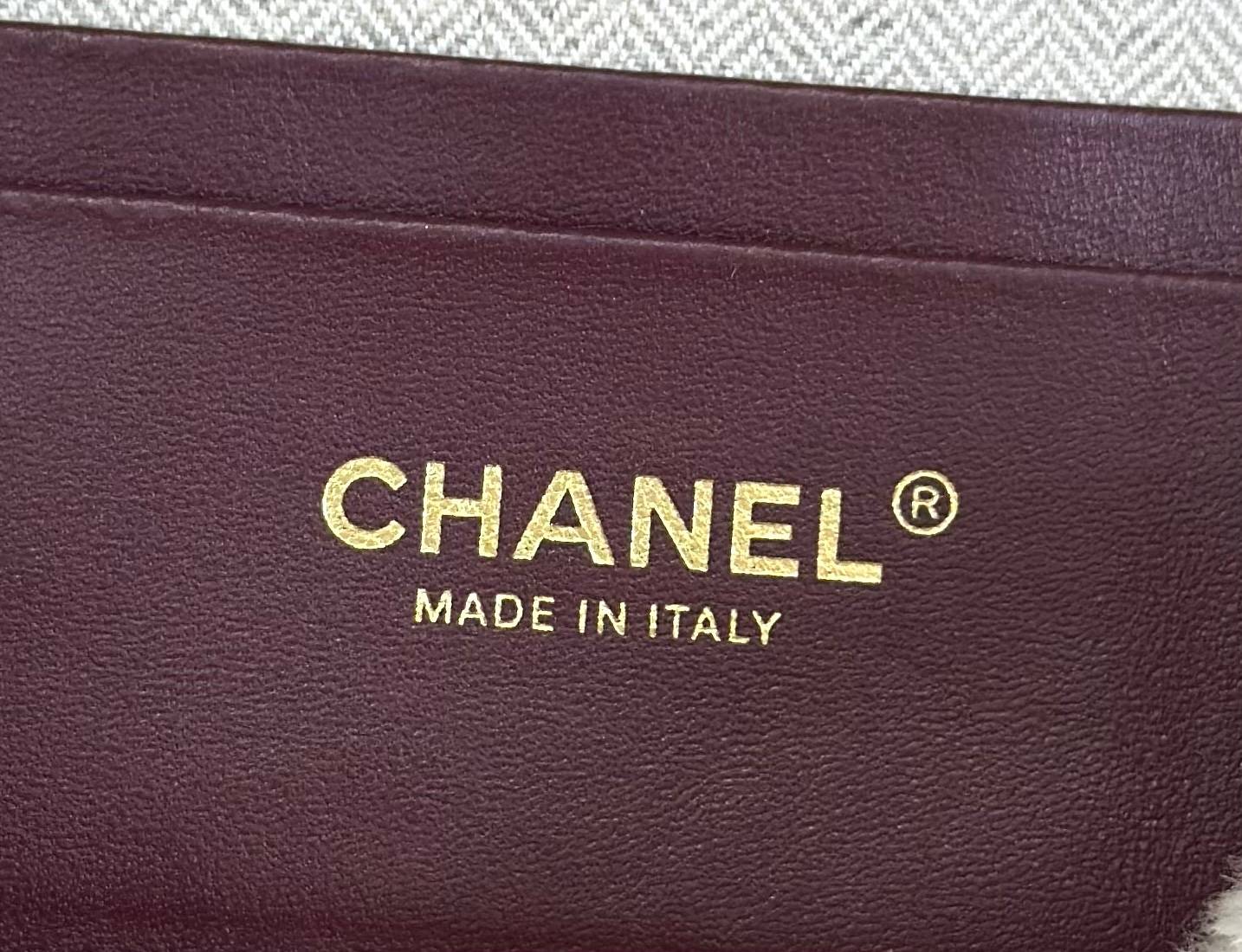 シャネル CHANEL マトラッセ ラムスキン バニティバッグ ファスナー開閉 ゴールド金具 ホワイトファー レディース - 画像 2