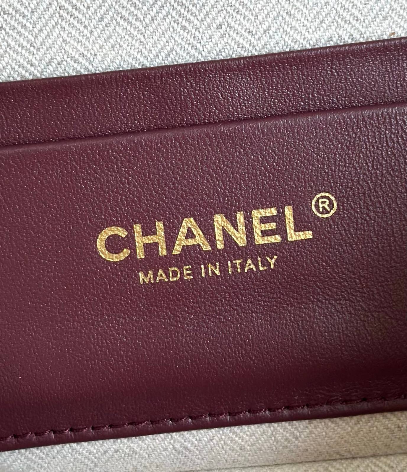 シャネル CHANEL マトラッセ ラムスキン バニティバッグ ファスナー開閉 ゴールド金具 ホワイトファー レディース - 画像 20