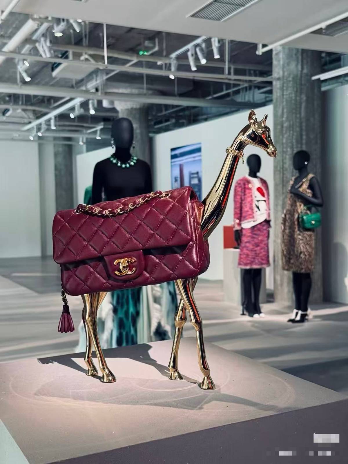シャネル CHANEL マトラッセ チェーンショルダーバッグ ゴールド金具 レディース ブラック ベージュ レッド ボル - 画像 2