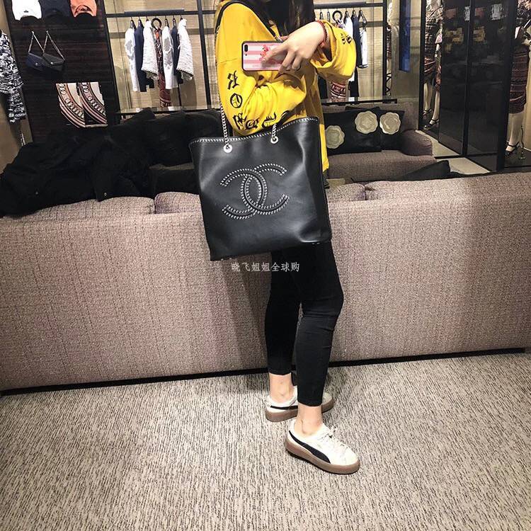 CHANEL シャネル マトラッセ ブラック キャビアスキン チェーンショルダーバッグ レディース ブラック金具 - 画像 6