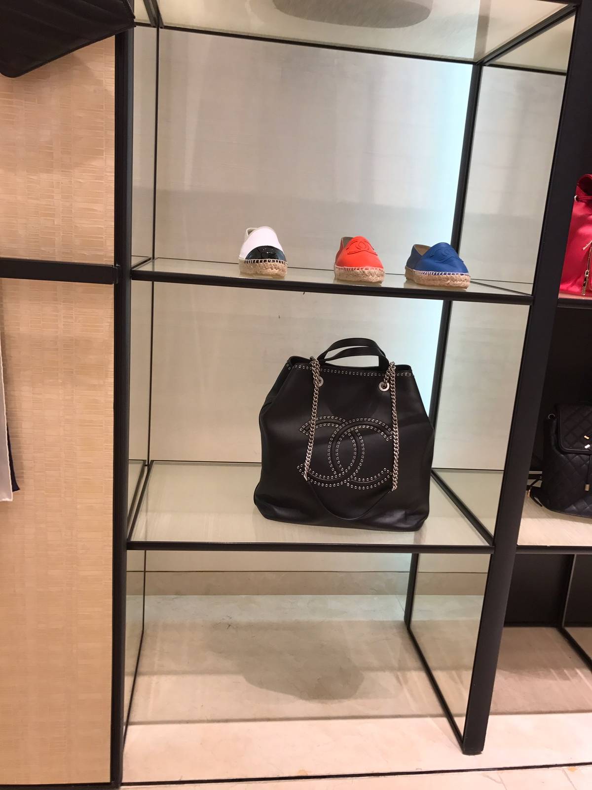 CHANEL シャネル マトラッセ ブラック キャビアスキン チェーンショルダーバッグ レディース ブラック金具 - 画像 10