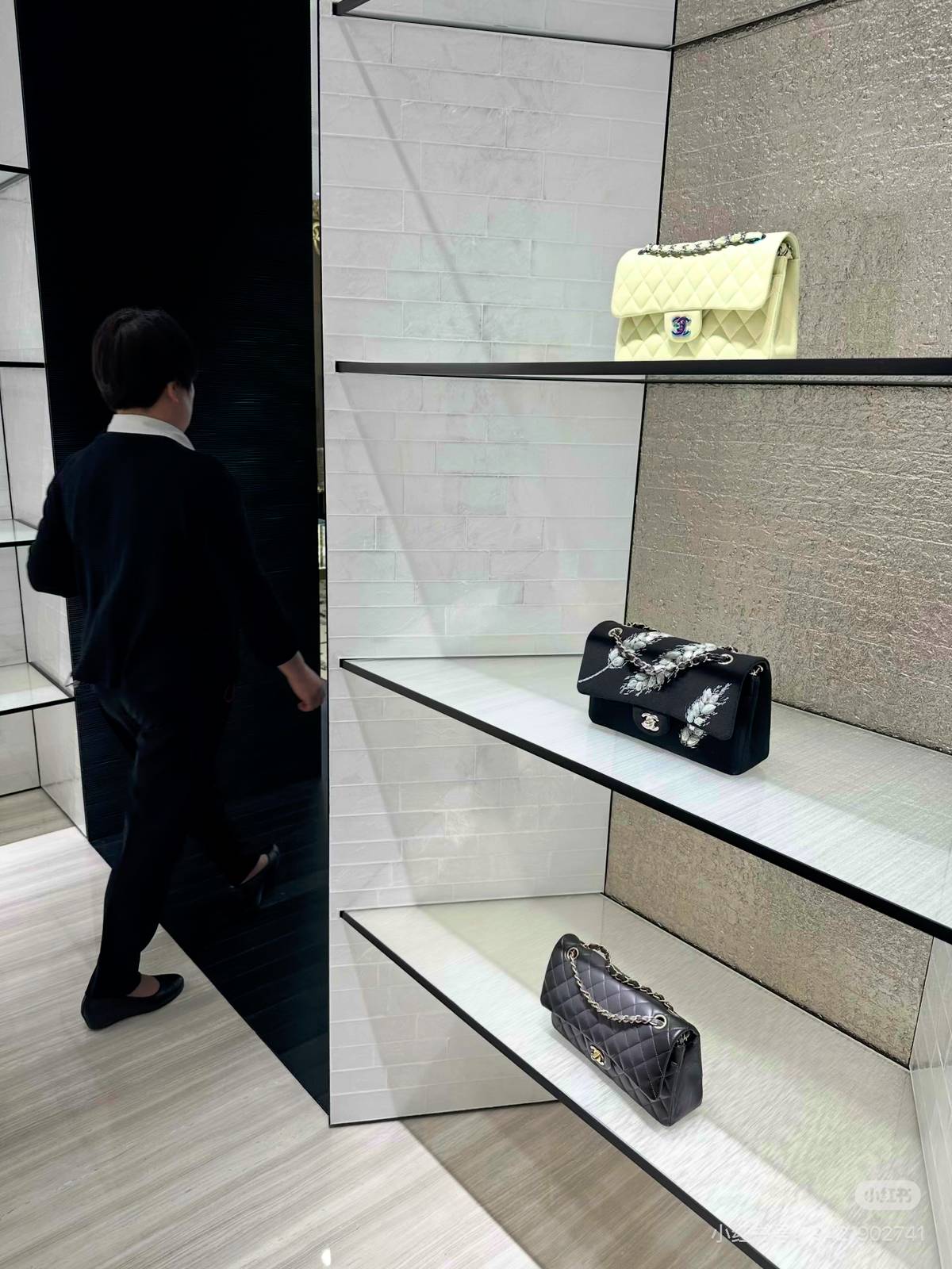 シャネル CHANEL マトラッセ キャビアスキン フラップバッグ ブラック シルバー金具 ターンロック レディース - 画像 9