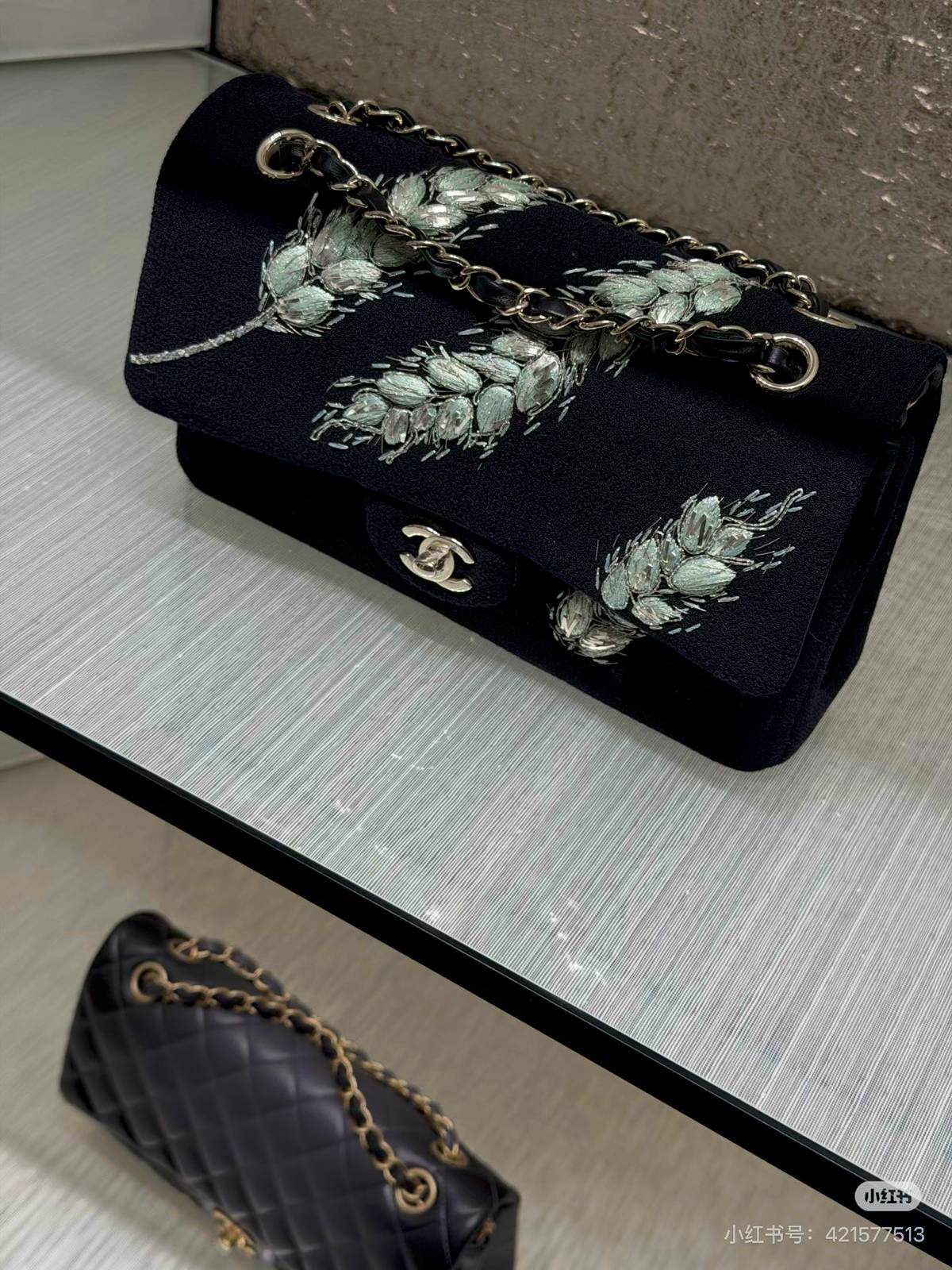 シャネル CHANEL マトラッセ キャビアスキン フラップバッグ ブラック シルバー金具 ターンロック レディース - 画像 12