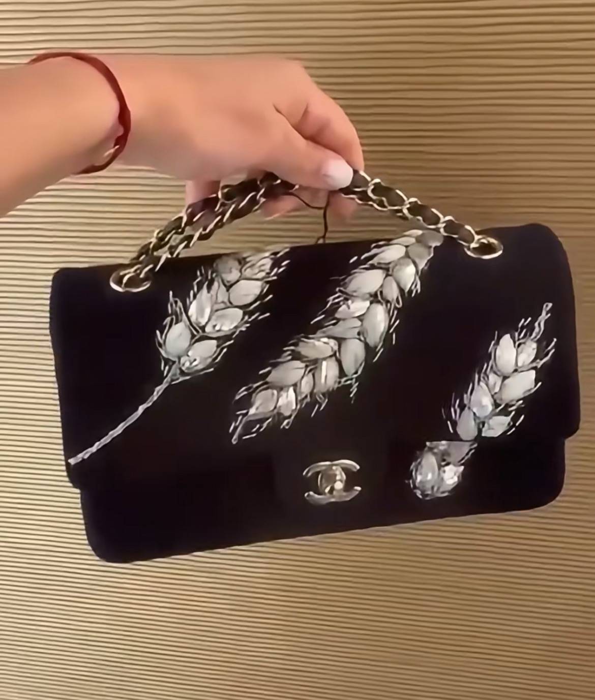 シャネル CHANEL マトラッセ キャビアスキン フラップバッグ ブラック シルバー金具 ターンロック レディース - 画像 13