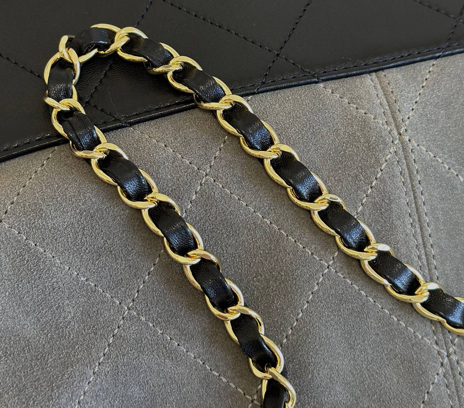 CHANEL シャネル マトラッセ ラムスキン ココマーク チェーンショルダーバッグ ゴールド金具 ブラック グレー レ - 画像 3