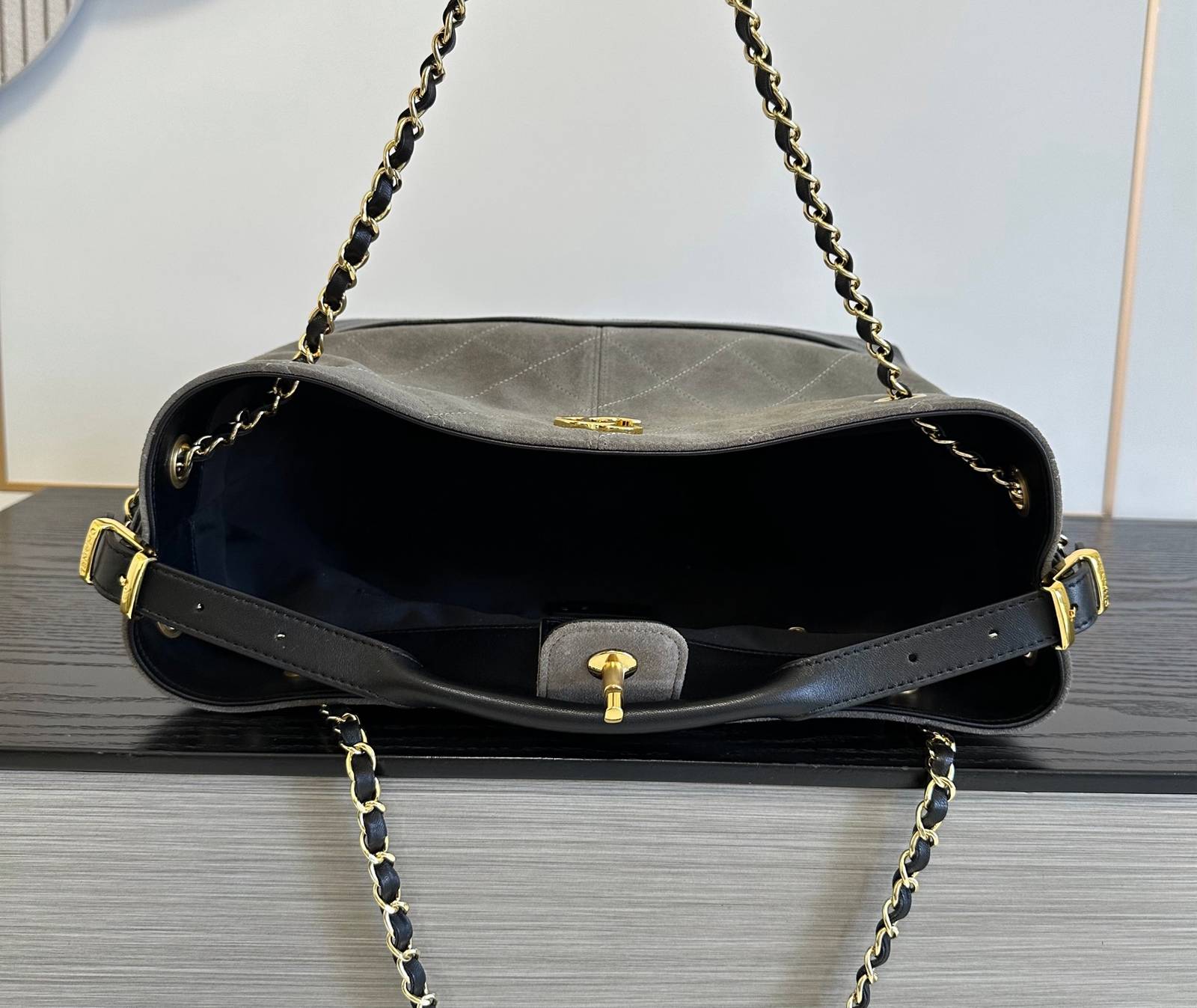 CHANEL シャネル マトラッセ ラムスキン ココマーク チェーンショルダーバッグ ゴールド金具 ブラック グレー レ - 画像 6