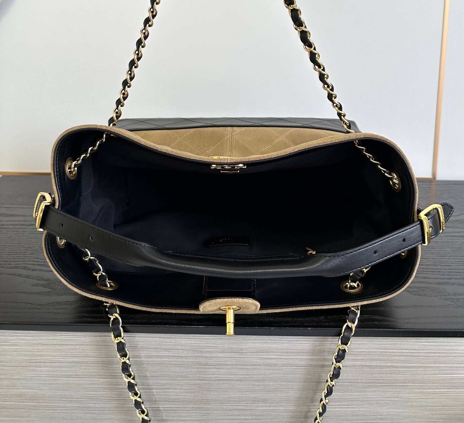 CHANEL シャネル マトラッセ ラムスキン ココマーク チェーンショルダーバッグ ゴールド金具 ブラック グレー レ - 画像 15