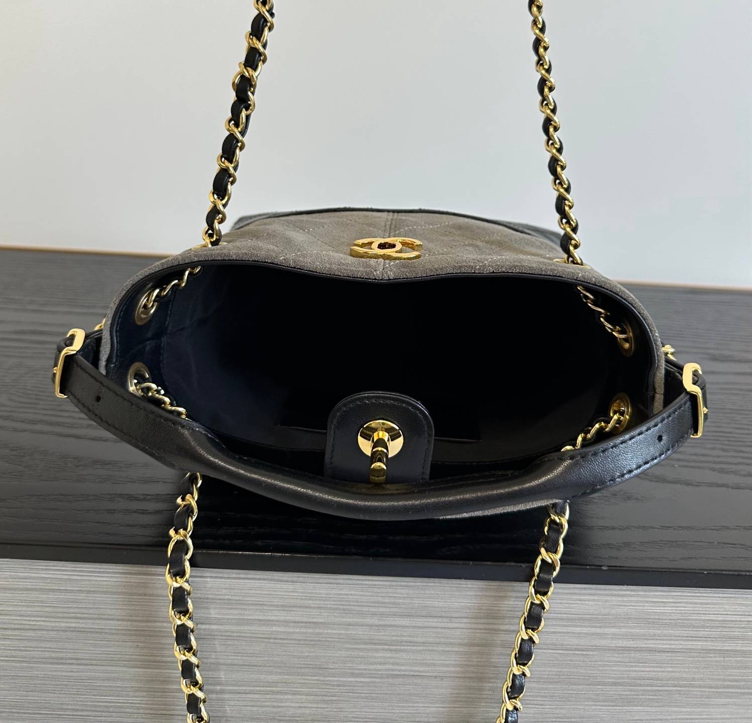 シャネル CHANEL マトラッセ ラムスキン チェーンショルダーバッグ ブラック ゴールド金具 レディース - 画像 6