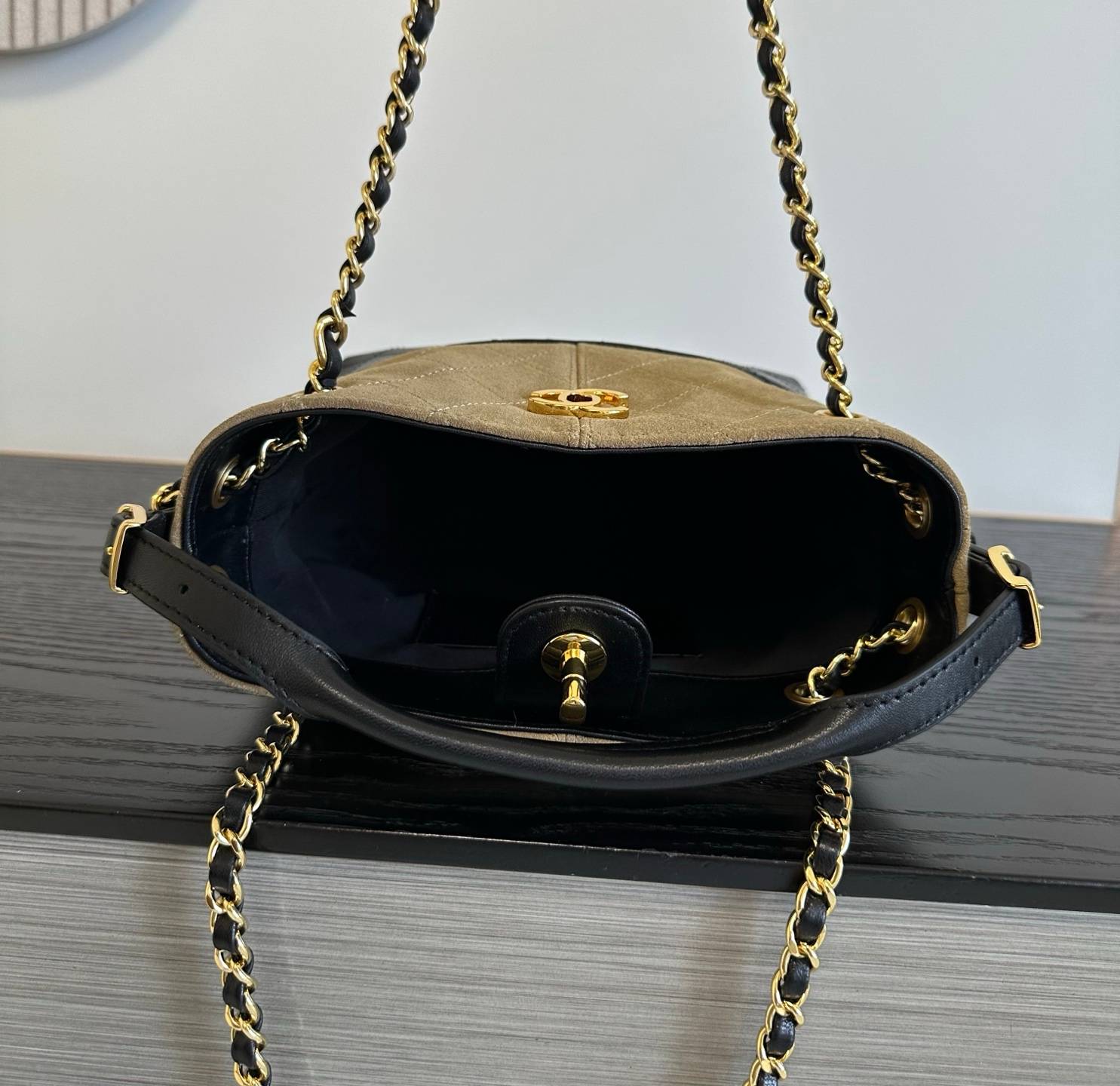 シャネル CHANEL マトラッセ ラムスキン チェーンショルダーバッグ ブラック ゴールド金具 レディース - 画像 15