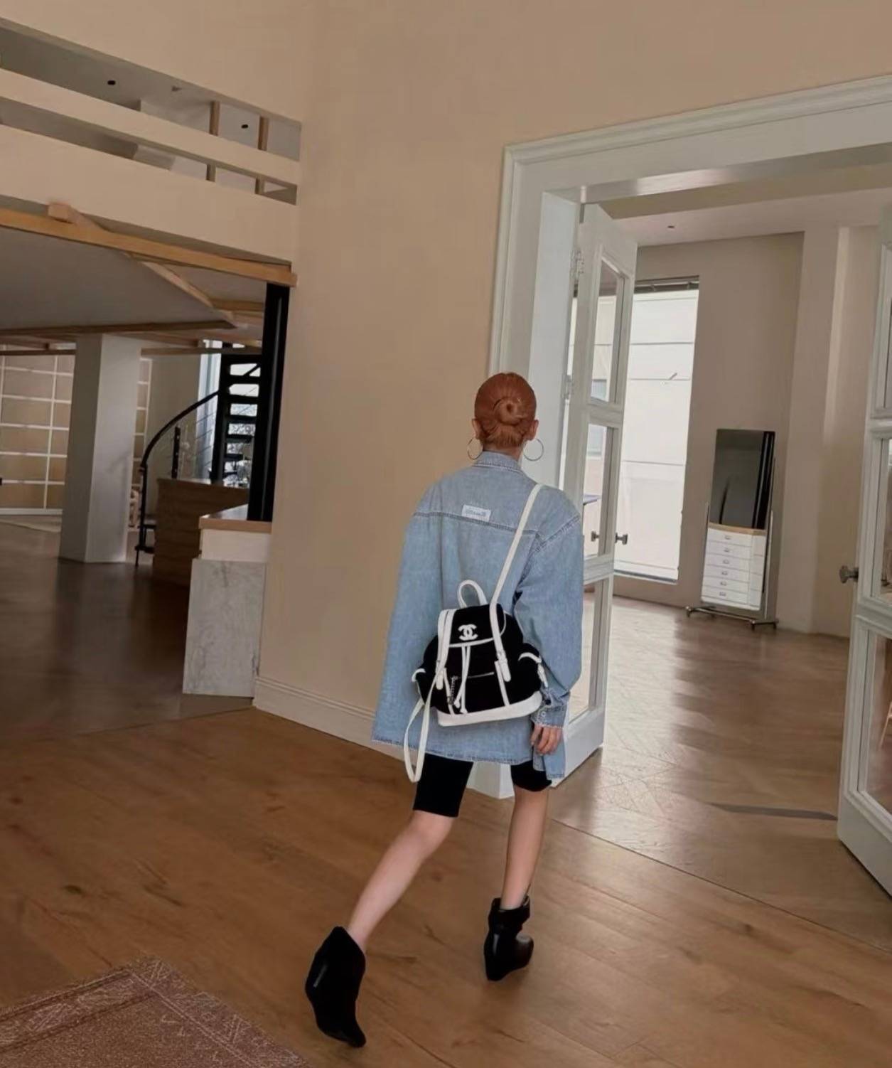 シャネル CHANEL マトラッセ リュック ブラック ホワイト レザー編み込みチェーン ゴールド金具 ボーイシャネル - 画像 8
