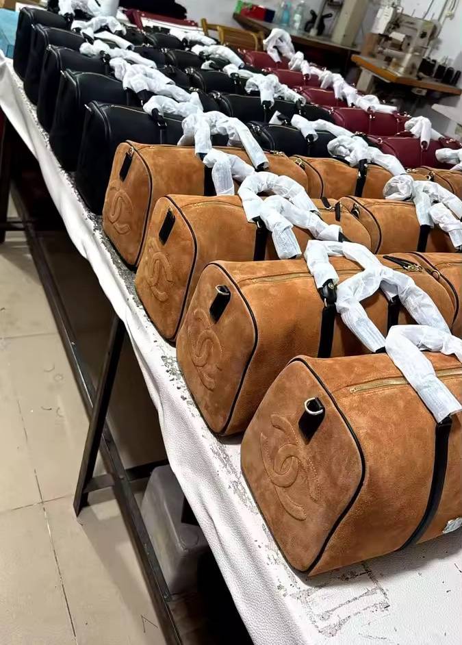 シャネル CHANEL ボーイシャネル ラムスキン チェーンショルダーバッグ ゴールド金具 ブラック レッド ホワイト - 画像 4