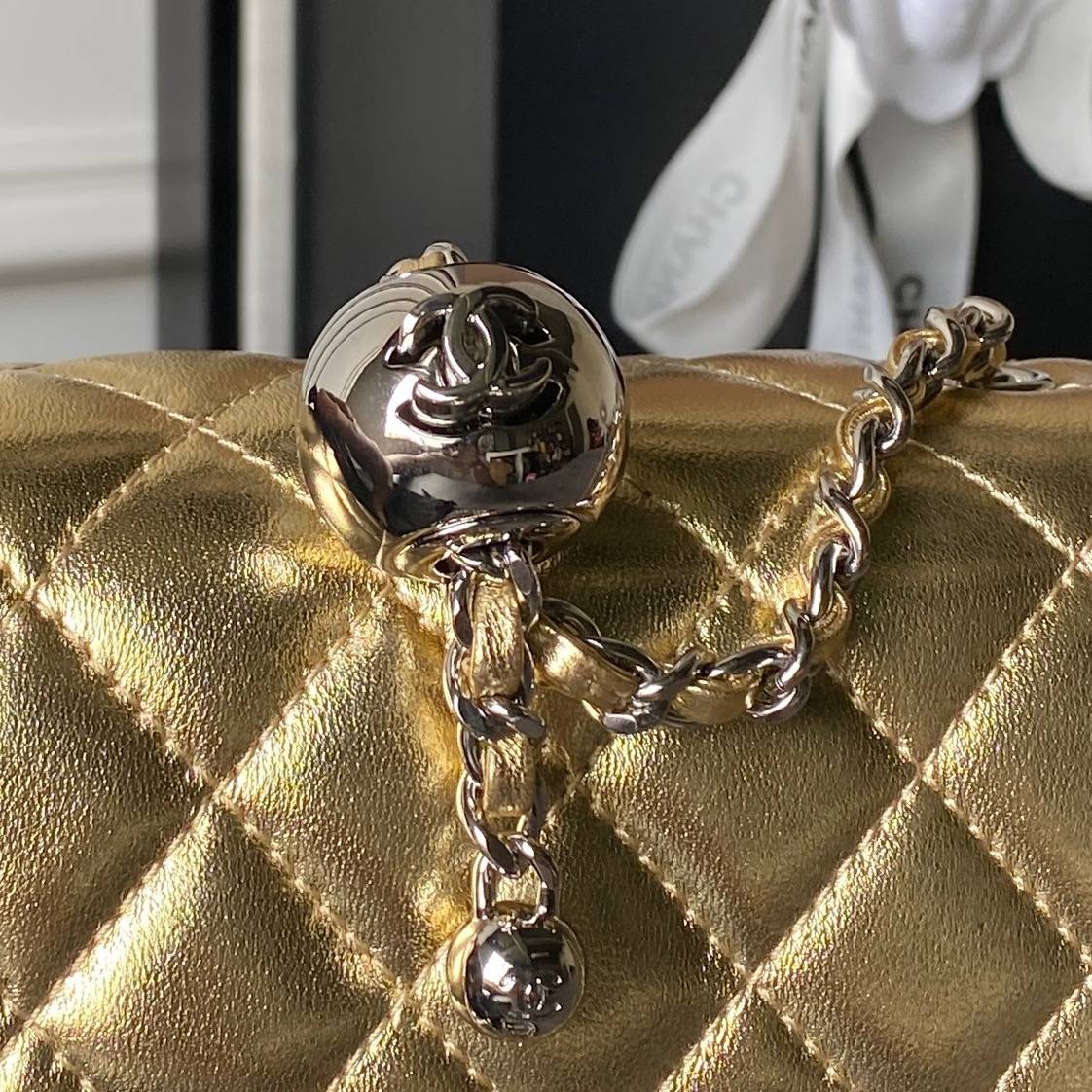 シャネル CHANEL マトラッセ ミニフラップバッグ キャビアスキン ボール付きチェーンショルダー レディース ブラッ - 画像 16