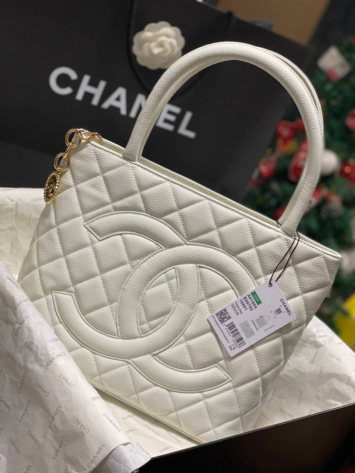 シャネル CHANEL マトラッセ チェーンショルダーバッグ キャビアスキン ゴールド金具 ブラック