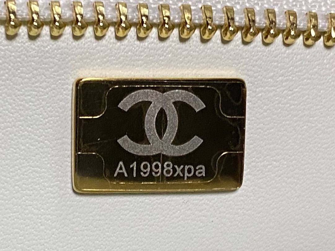 シャネル CHANEL マトラッセ チェーンショルダーバッグ キャビアスキン ゴールド金具 ブラック - 画像 2