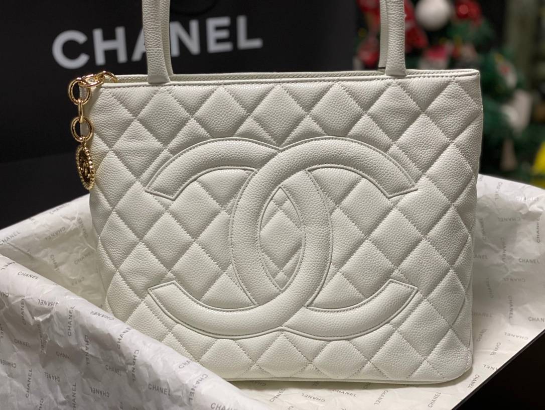 シャネル CHANEL マトラッセ チェーンショルダーバッグ キャビアスキン ゴールド金具 ブラック - 画像 9