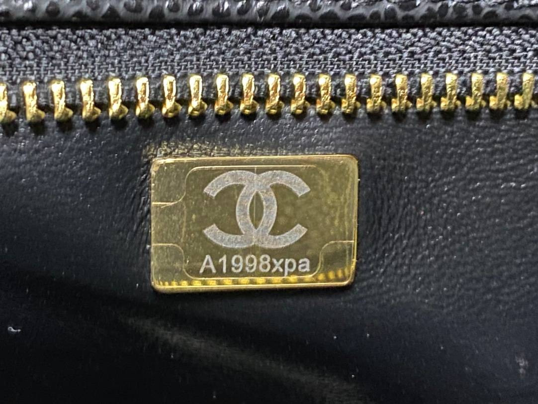 CHANEL シャネル マトラッセ チェーンショルダーバッグ キャビアスキン ゴールド金具 ブラック レディース - 画像 11