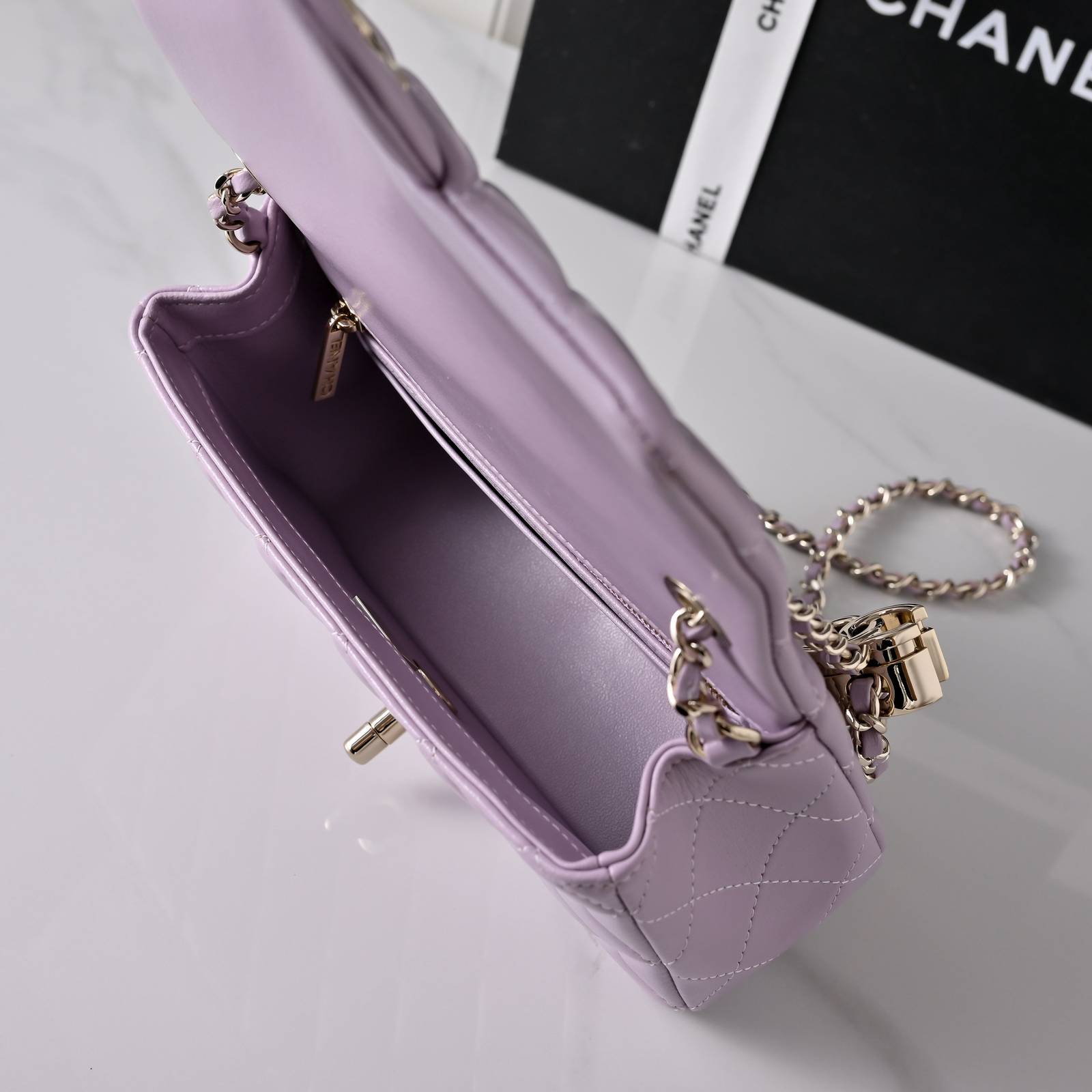 シャネル CHANEL マトラッセ ラムスキン チェーンショルダーバッグ フラップバッグ ゴールド金具 ターンロック レ - 画像 4
