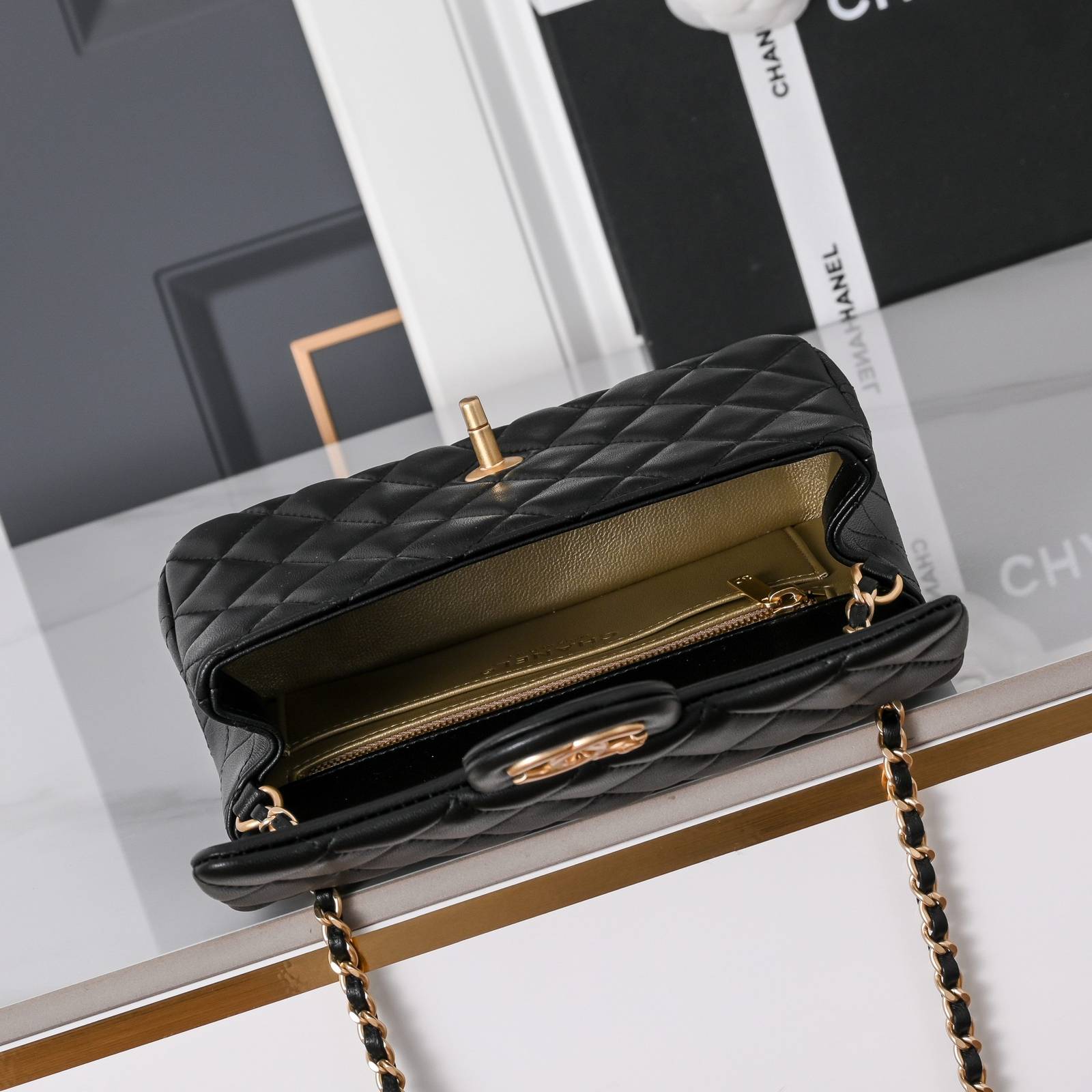 シャネル CHANEL マトラッセ ラムスキン チェーンショルダーバッグ フラップバッグ ゴールド金具 ターンロック レ - 画像 13