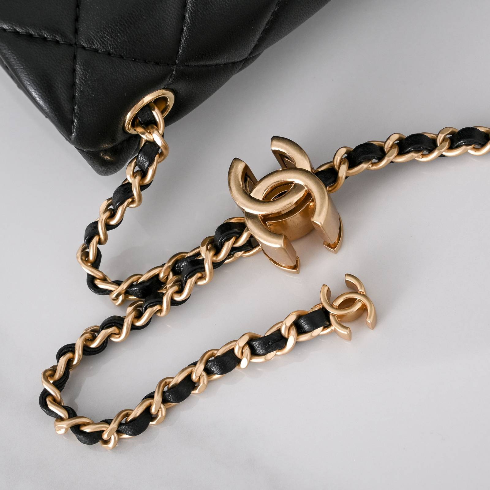シャネル CHANEL マトラッセ ラムスキン チェーンショルダーバッグ フラップバッグ ゴールド金具 ターンロック レ - 画像 14