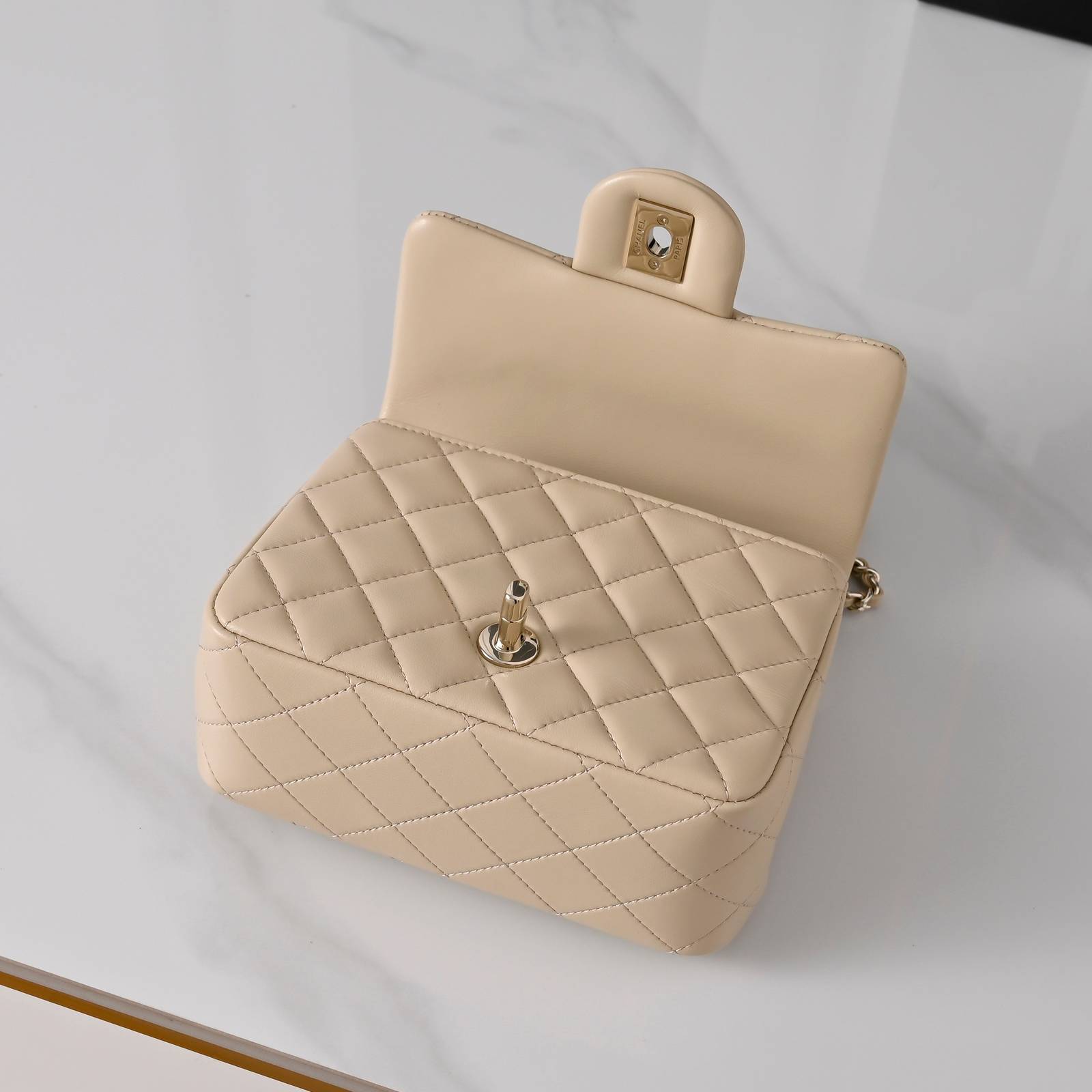 シャネル CHANEL マトラッセ ラムスキン チェーンショルダーバッグ フラップバッグ ゴールド金具 ターンロック レ - 画像 16