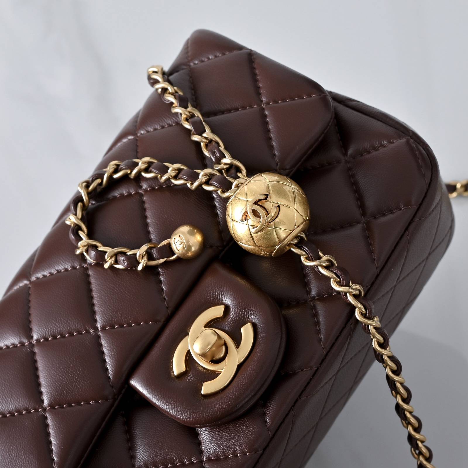 シャネル CHANEL マトラッセ ラムスキン チェーンショルダーバッグ ゴールド金具 レディース - 画像 6