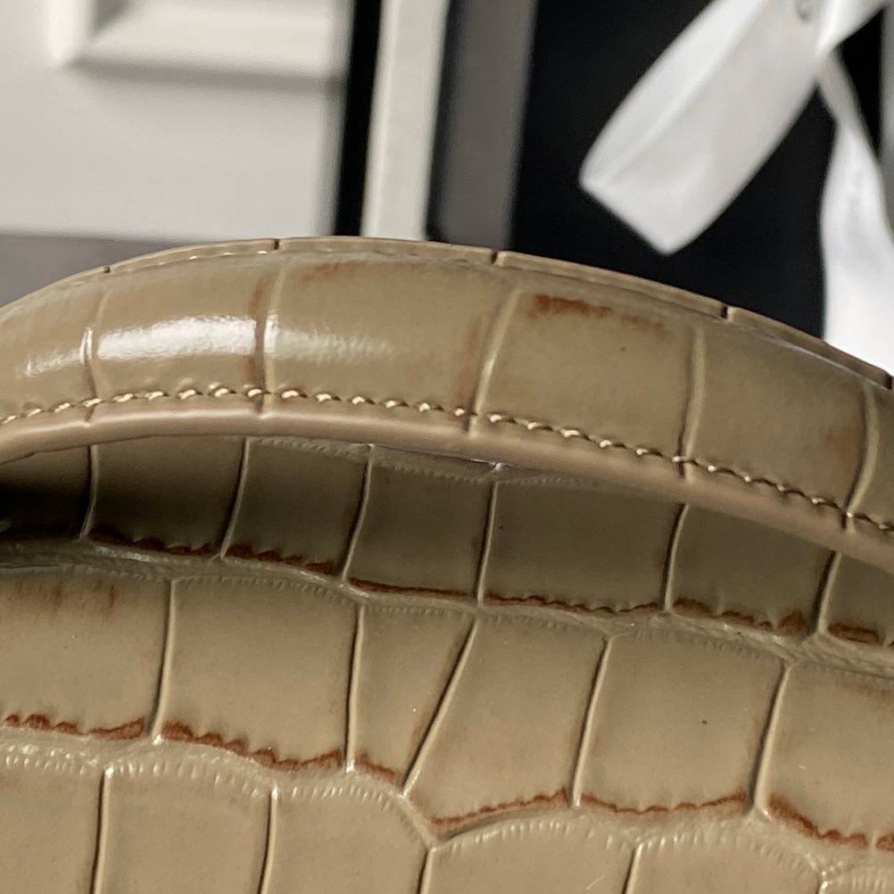 シャネル CHANEL マトラッセ バニティバッグ キャビアスキン ゴールド金具 レザー編み込みチェーン ファスナー開閉 - 画像 5