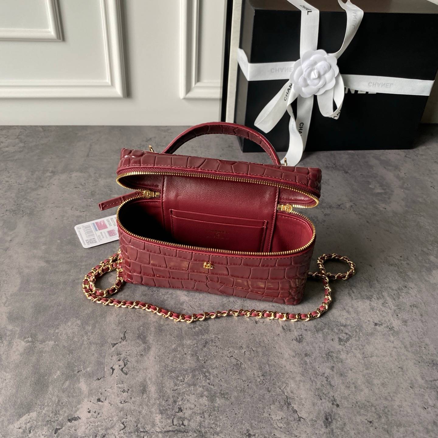 シャネル CHANEL マトラッセ バニティバッグ キャビアスキン ゴールド金具 レザー編み込みチェーン ファスナー開閉 - 画像 12