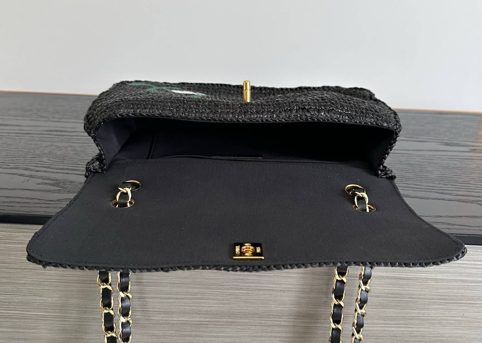 シャネル CHANEL 6088 ココマーク マトラッセ チェーンショルダーバッグ ブラック レザー編み込みチェーン ゴ - 画像 6
