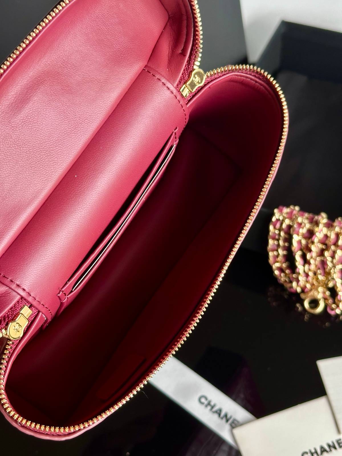 CHANEL シャネル 5195 マトラッセ キャビアスキン チェーンショルダーバッグ ブラック 金具 レディース - 画像 3