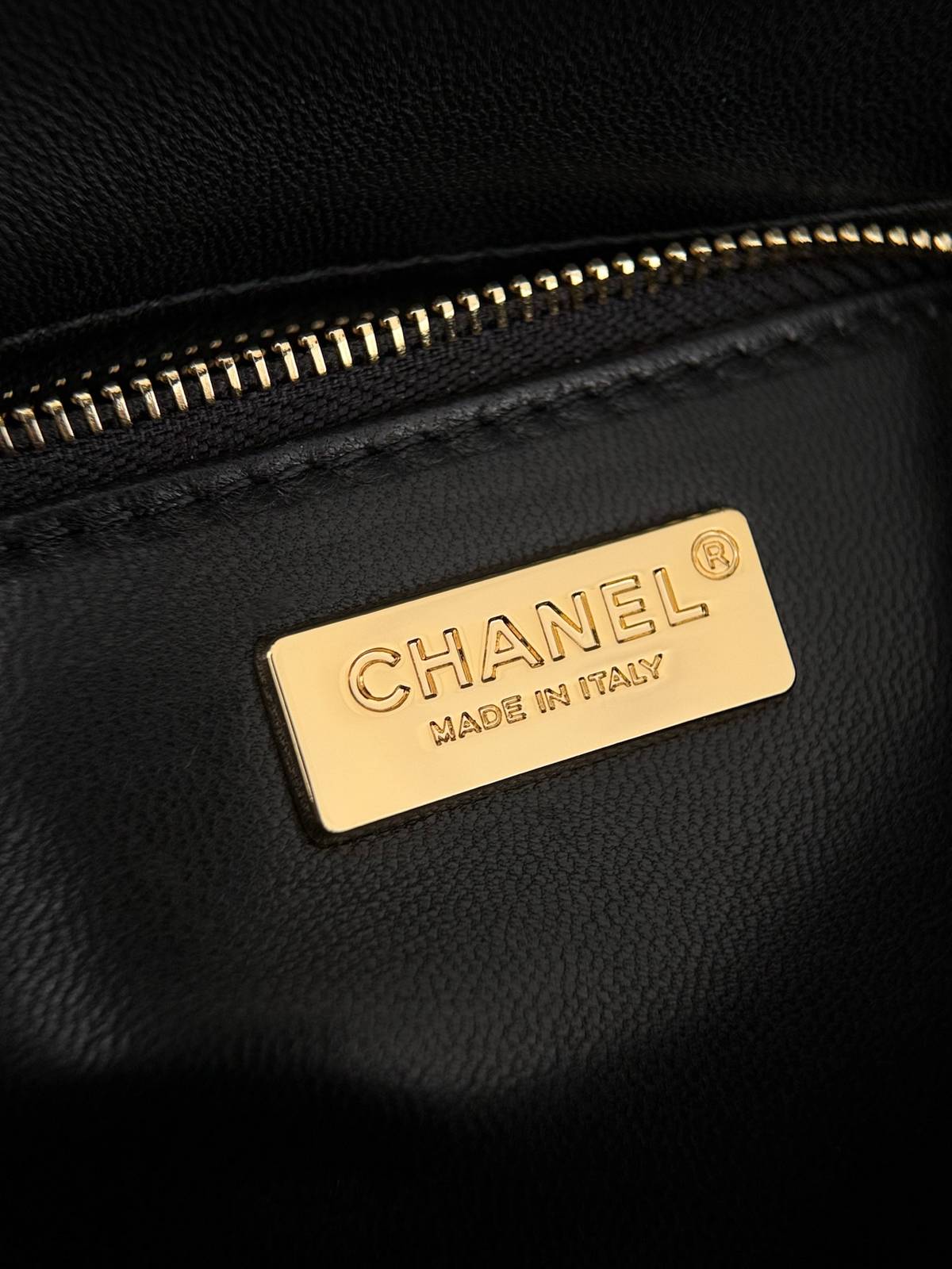 シャネル CHANEL マトラッセ デカマトラッセ キャビアスキン チェーンショルダーバッグ ブラック 金具 レディース - 画像 3