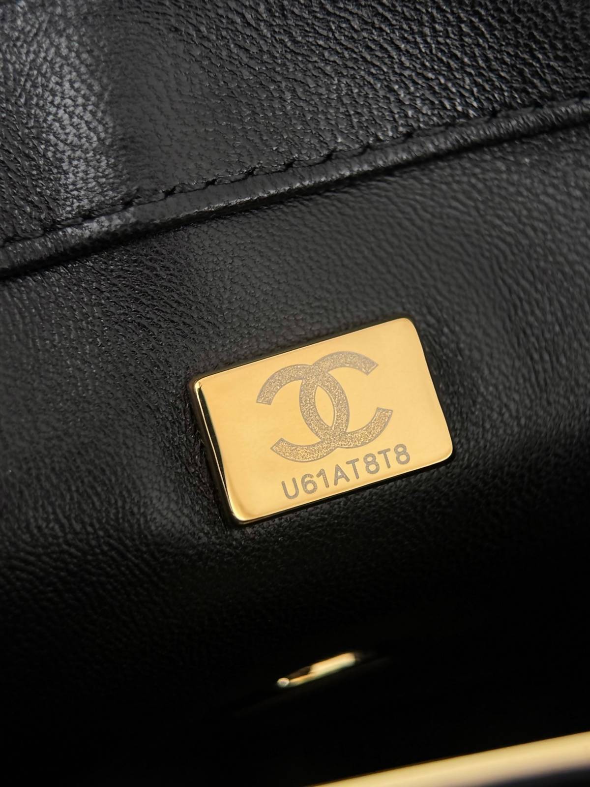 シャネル CHANEL マトラッセ デカマトラッセ キャビアスキン チェーンショルダーバッグ ブラック 金具 レディース - 画像 12