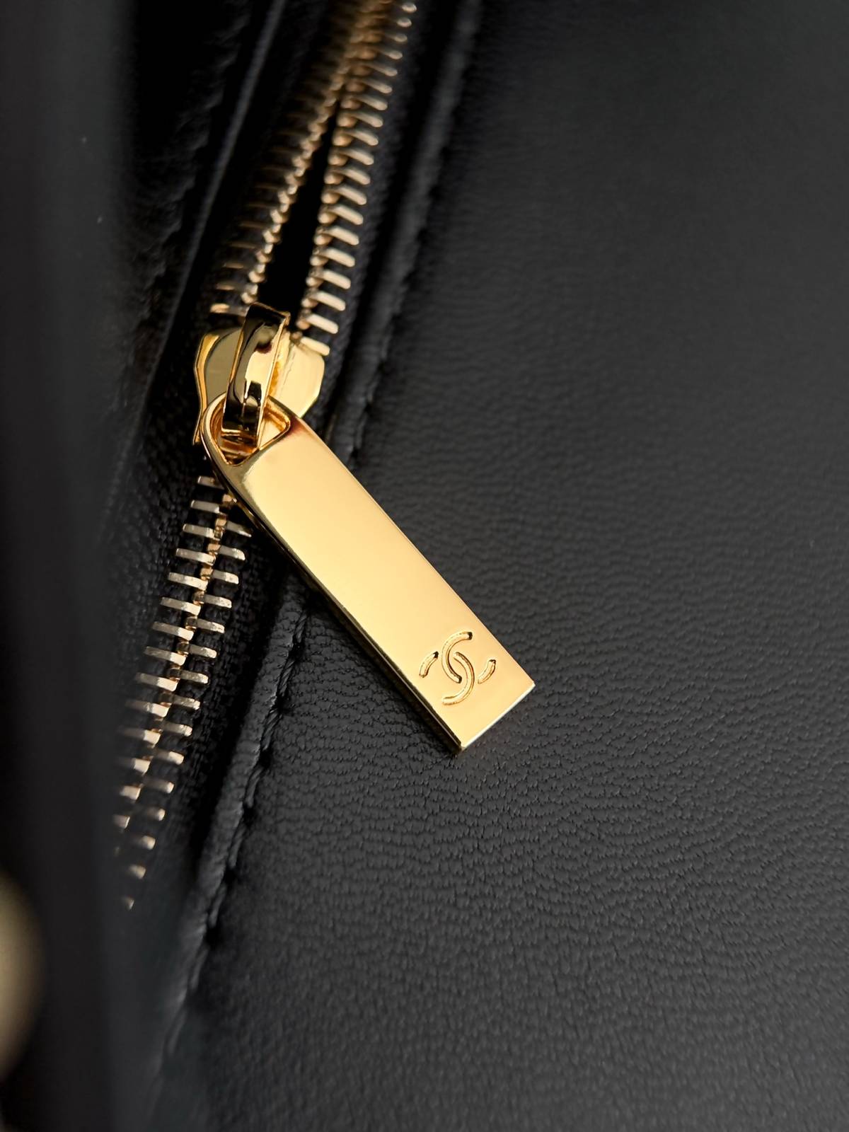 シャネル CHANEL マトラッセ デカマトラッセ キャビアスキン チェーンショルダーバッグ ブラック 金具 レディース - 画像 15