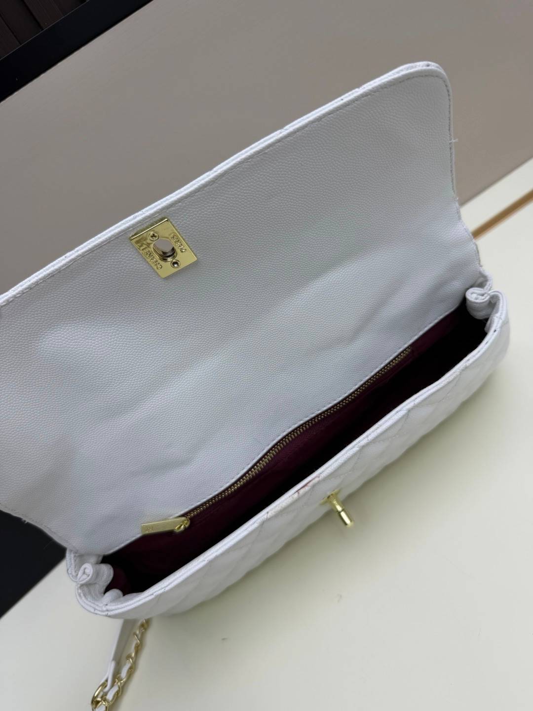 シャネル 2666 マトラッセ ラムスキン チェーンショルダーバッグ ゴールド金具 レディース ホワイト ピンク ブラッ - 画像 3