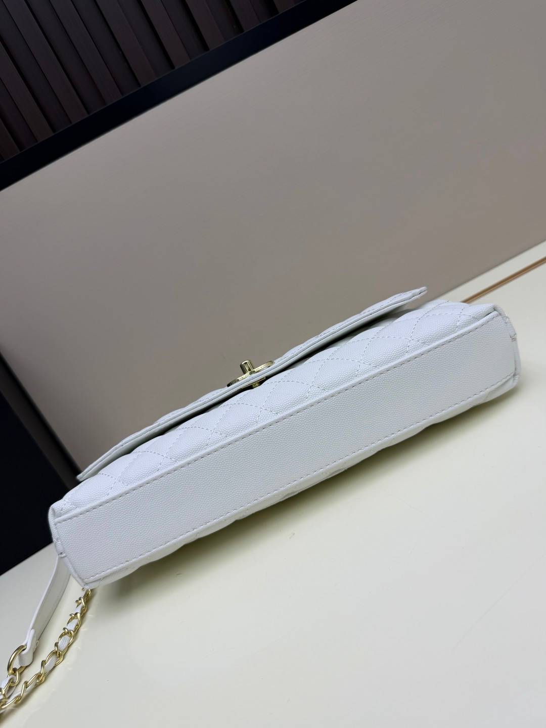 シャネル 2666 マトラッセ ラムスキン チェーンショルダーバッグ ゴールド金具 レディース ホワイト ピンク ブラッ - 画像 5