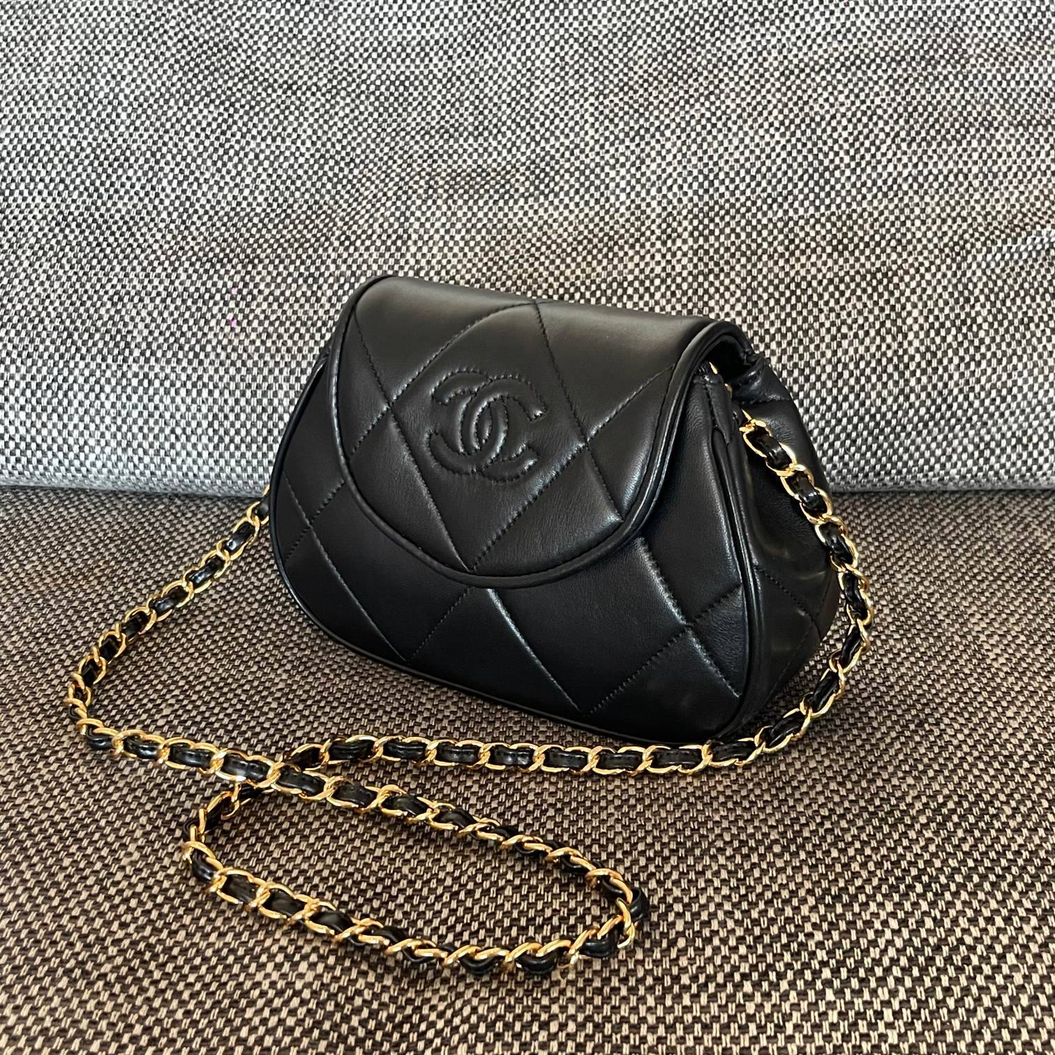 シャネル CHANEL マトラッセ チェーンショルダーバッグ キャビアスキン ゴールド金具 レディース ブラック
