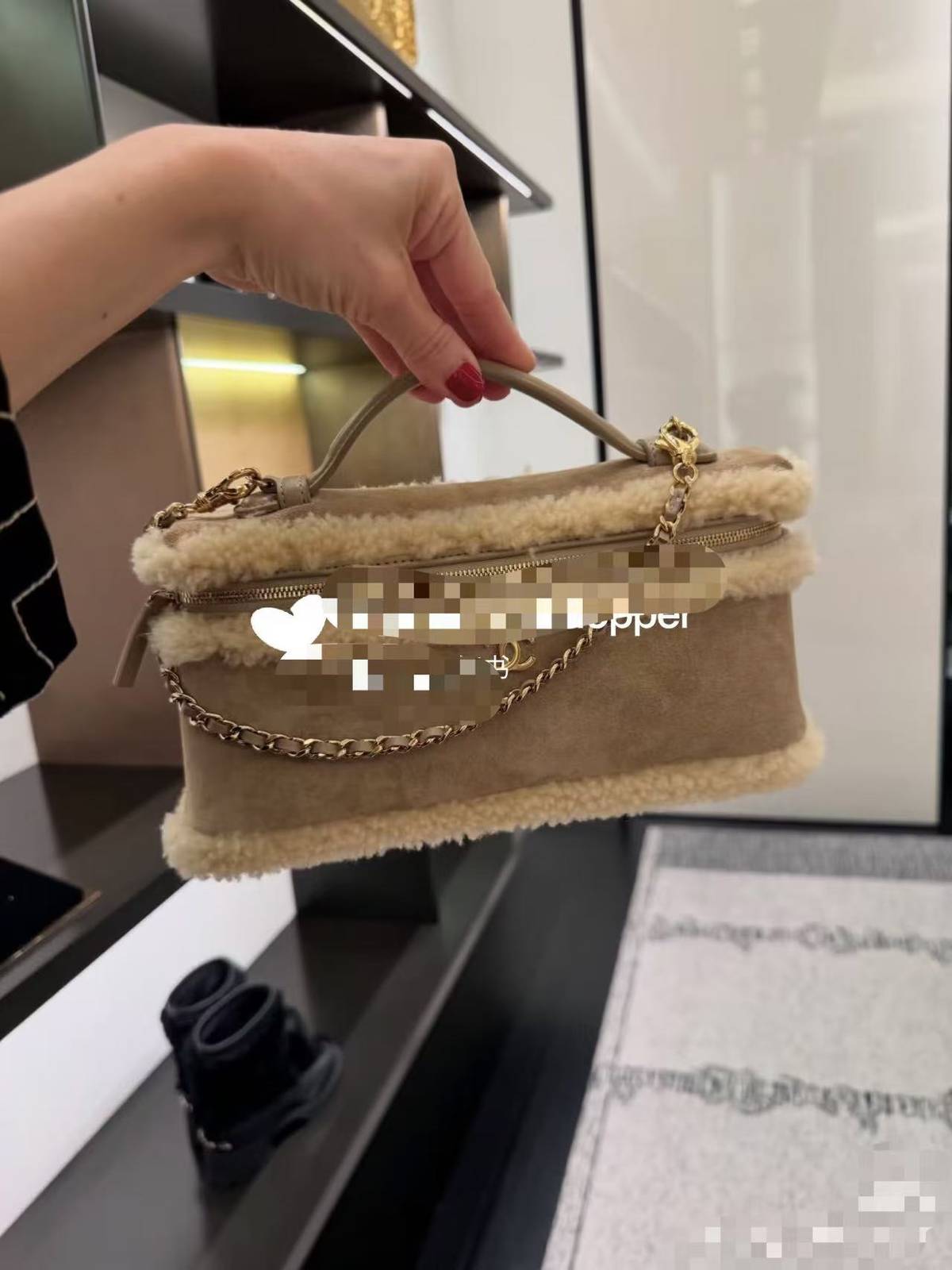 シャネル 26415 マトラッセ ラムスキン バニティバッグ ファスナー開閉 ゴールド金具 ブラック ホワイト バイカラ - 画像 4