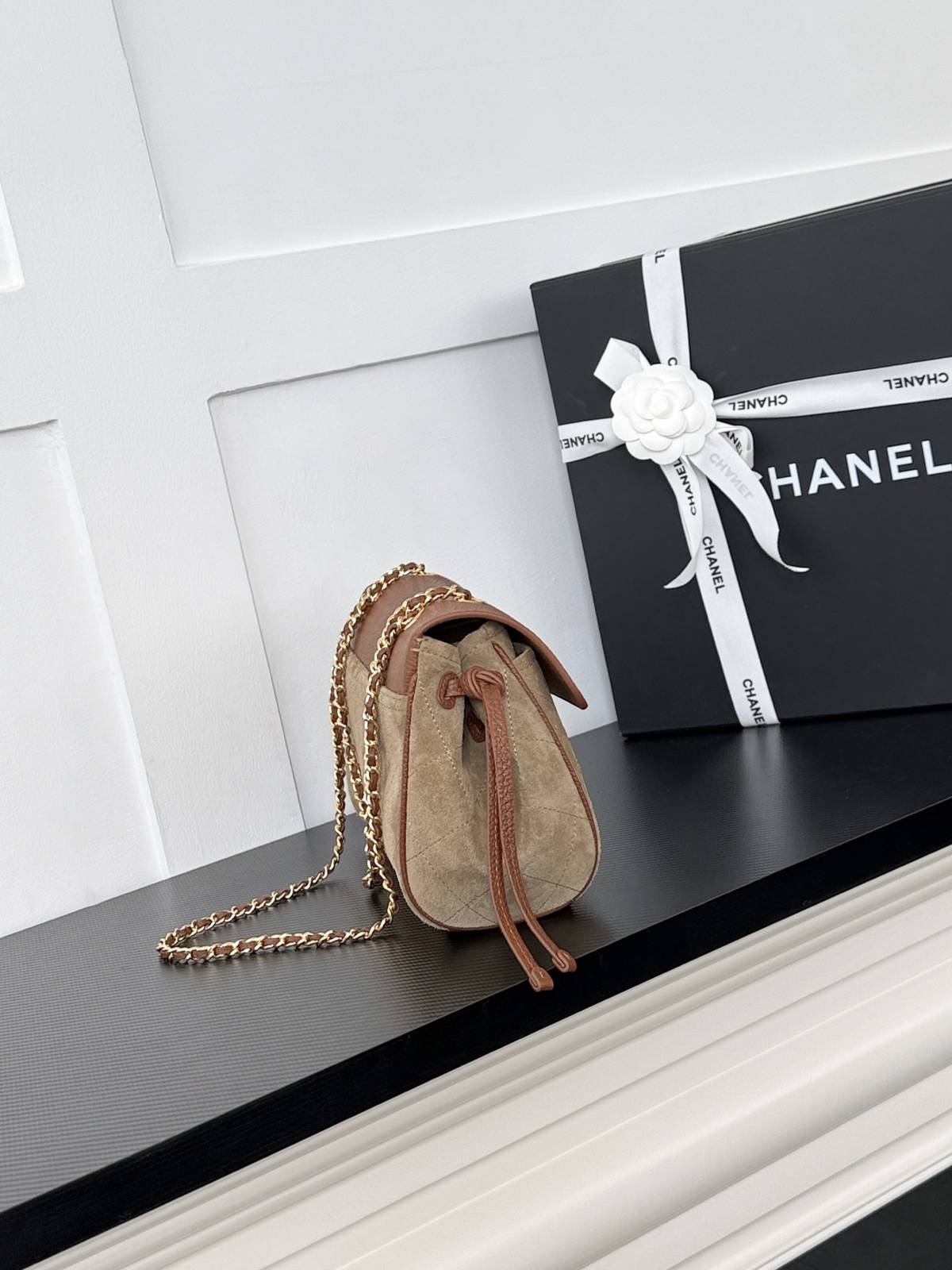 シャネル CHANEL 26A マトラッセ レザー編み込みチェーン フラップバッグ ブラック ベージュ ゴールド金具 - 画像 9