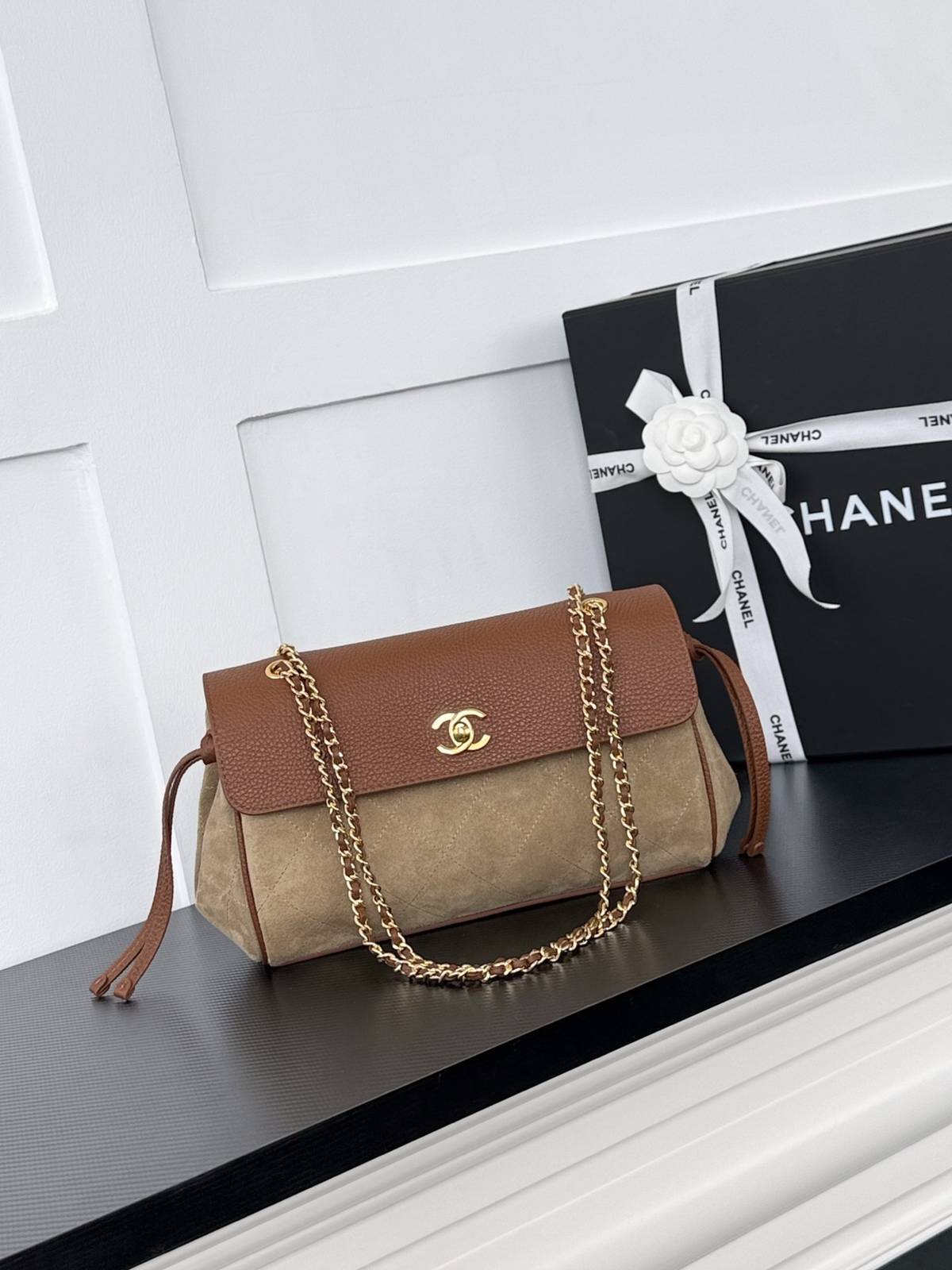 シャネル CHANEL 26A マトラッセ レザー編み込みチェーン フラップバッグ ブラック ベージュ ゴールド金具 - 画像 11