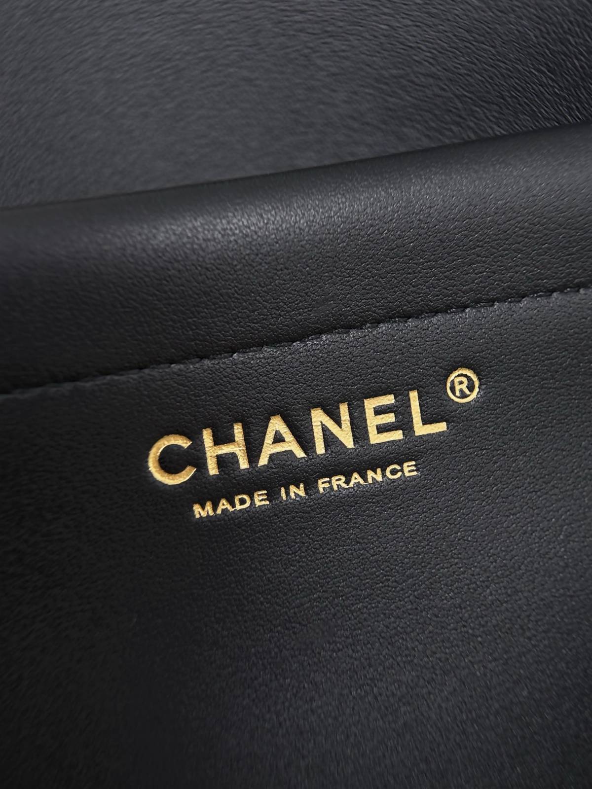シャネル CHANEL マトラッセ チェーンショルダーバッグ ブラック ゴールド金具 レザー編み込みチェーン ワンピース - 画像 3