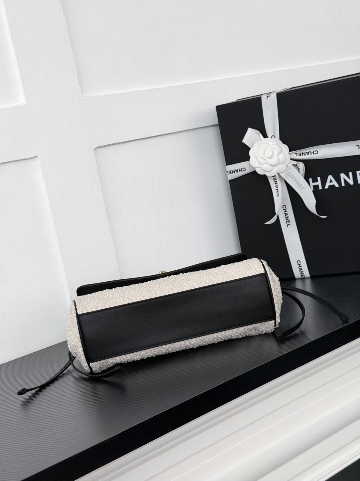 シャネル CHANEL マトラッセ チェーンショルダーバッグ ブラック ゴールド金具 レザー編み込みチェーン ワンピース - 画像 8