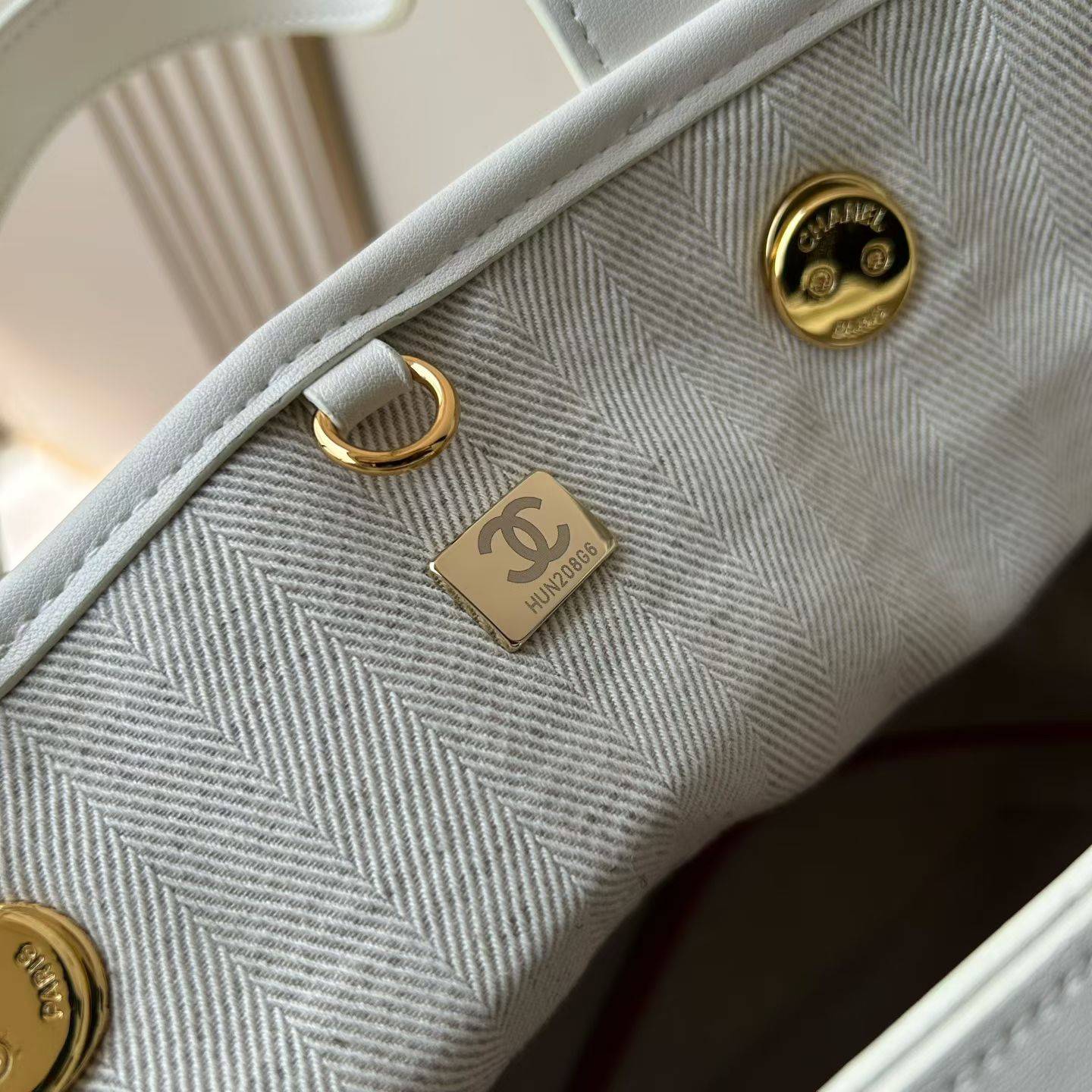 シャネル AS6200 マトラッセ フラップバッグ レザー編み込みチェーン ゴールド金具 ブラック ホワイト - 画像 3