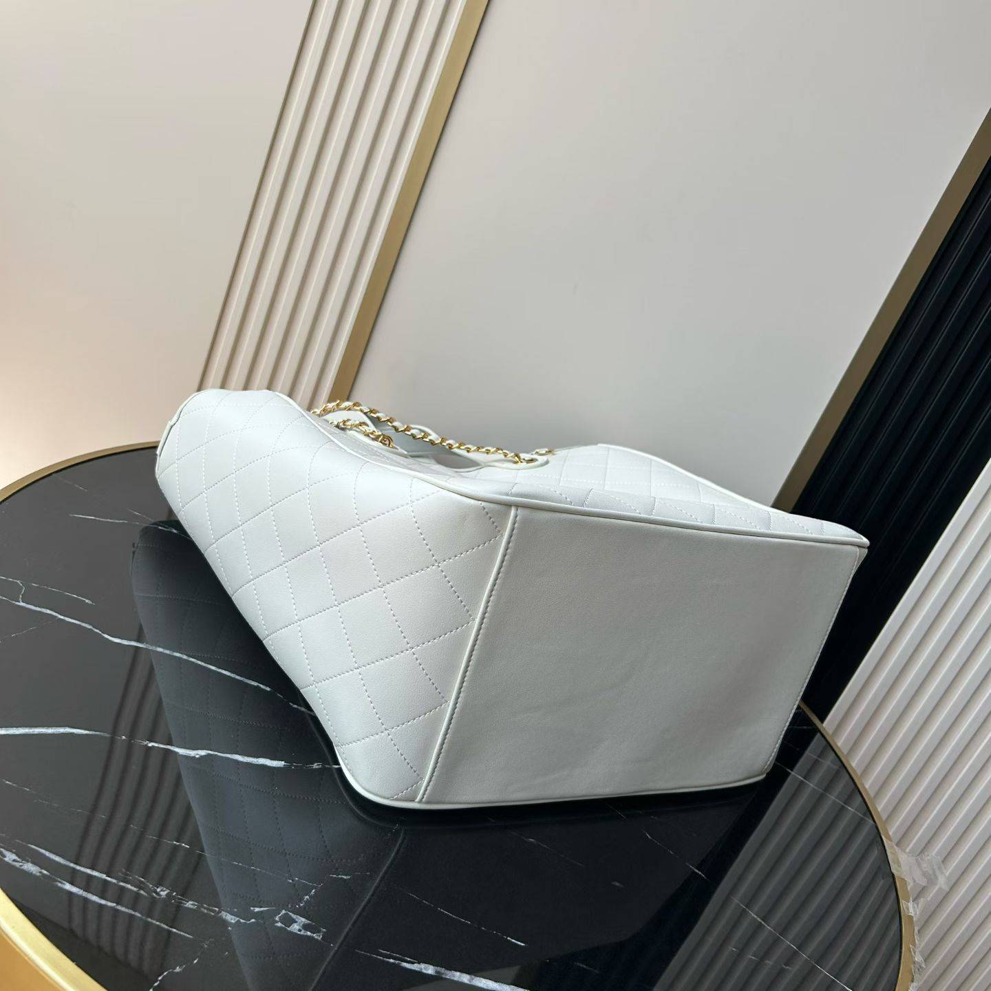 シャネル AS6200 マトラッセ フラップバッグ レザー編み込みチェーン ゴールド金具 ブラック ホワイト - 画像 7