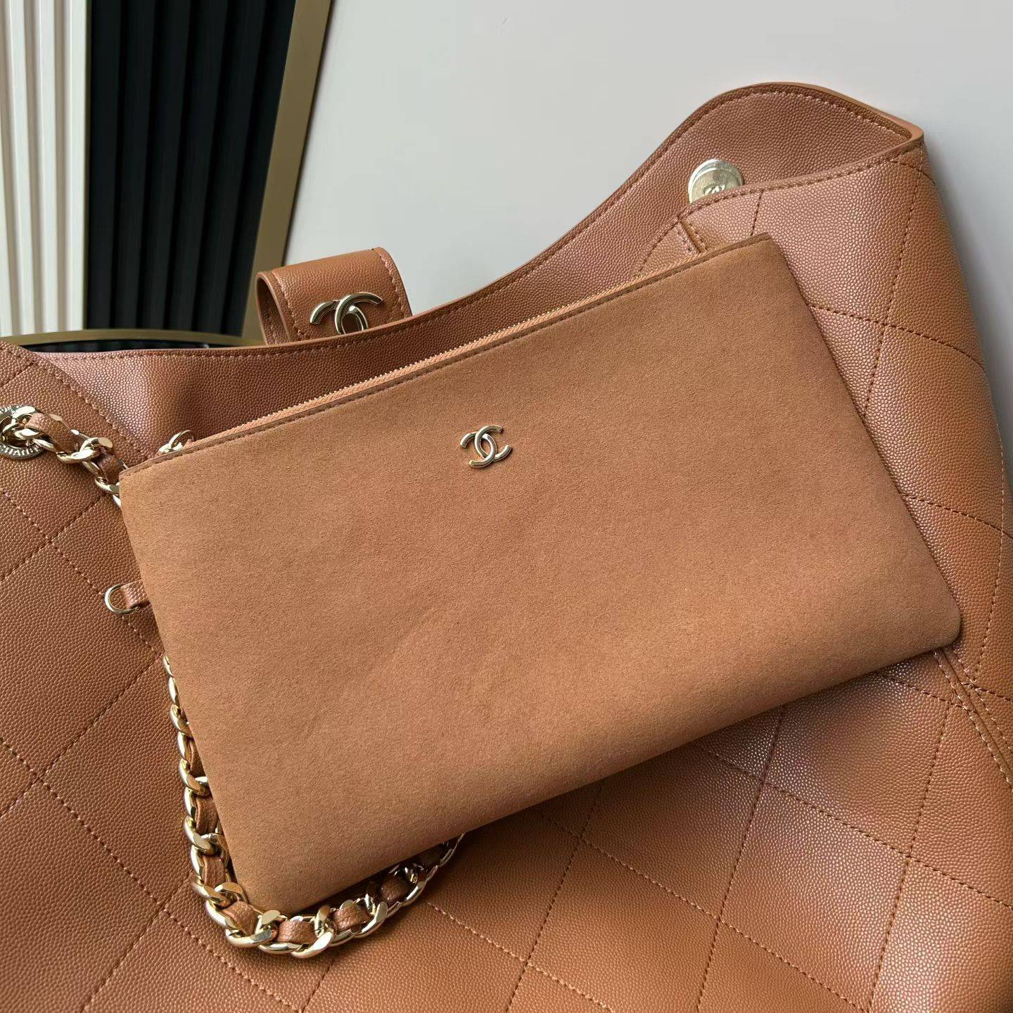 シャネル CHANEL マトラッセ キャビアスキン チェーンショルダーバッグ ブラック ベージュ ゴールド金具 レディー - 画像 4