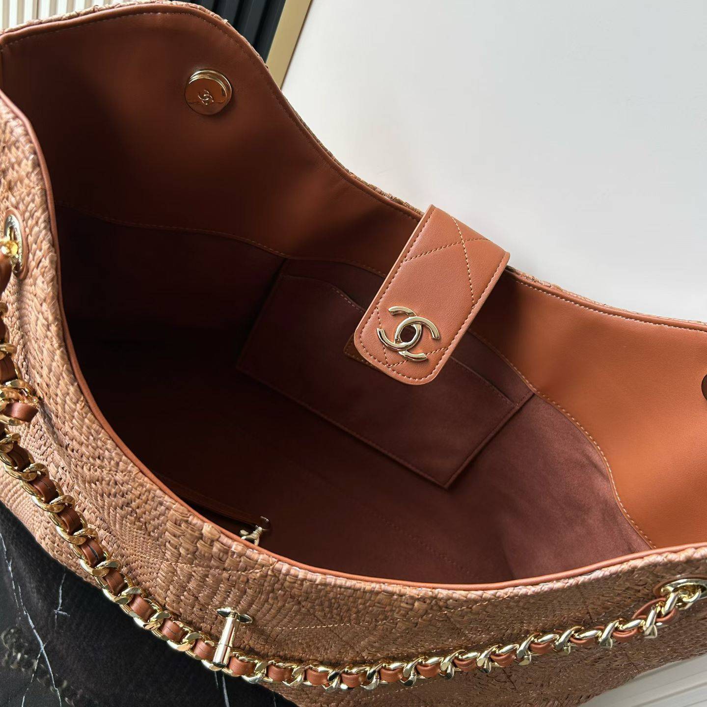シャネル CHANEL マトラッセ ラムスキン チェーンショルダーバッグ ゴールド金具 レディース ブラック ベージュ - 画像 5