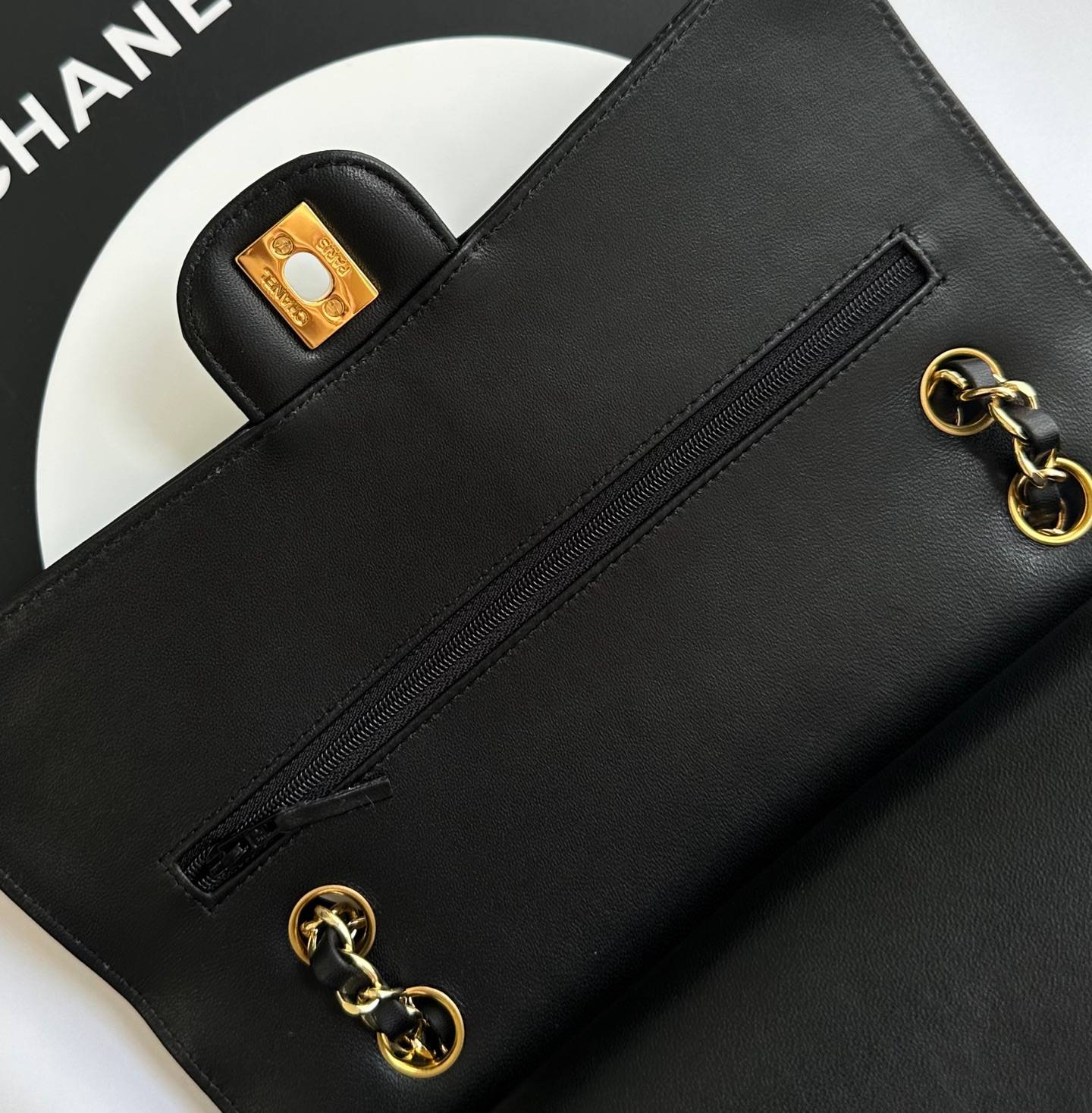シャネル CHANEL マトラッセ キャビアスキン チェーンショルダーバッグ ブラック ゴールド金具 レディース - 画像 3
